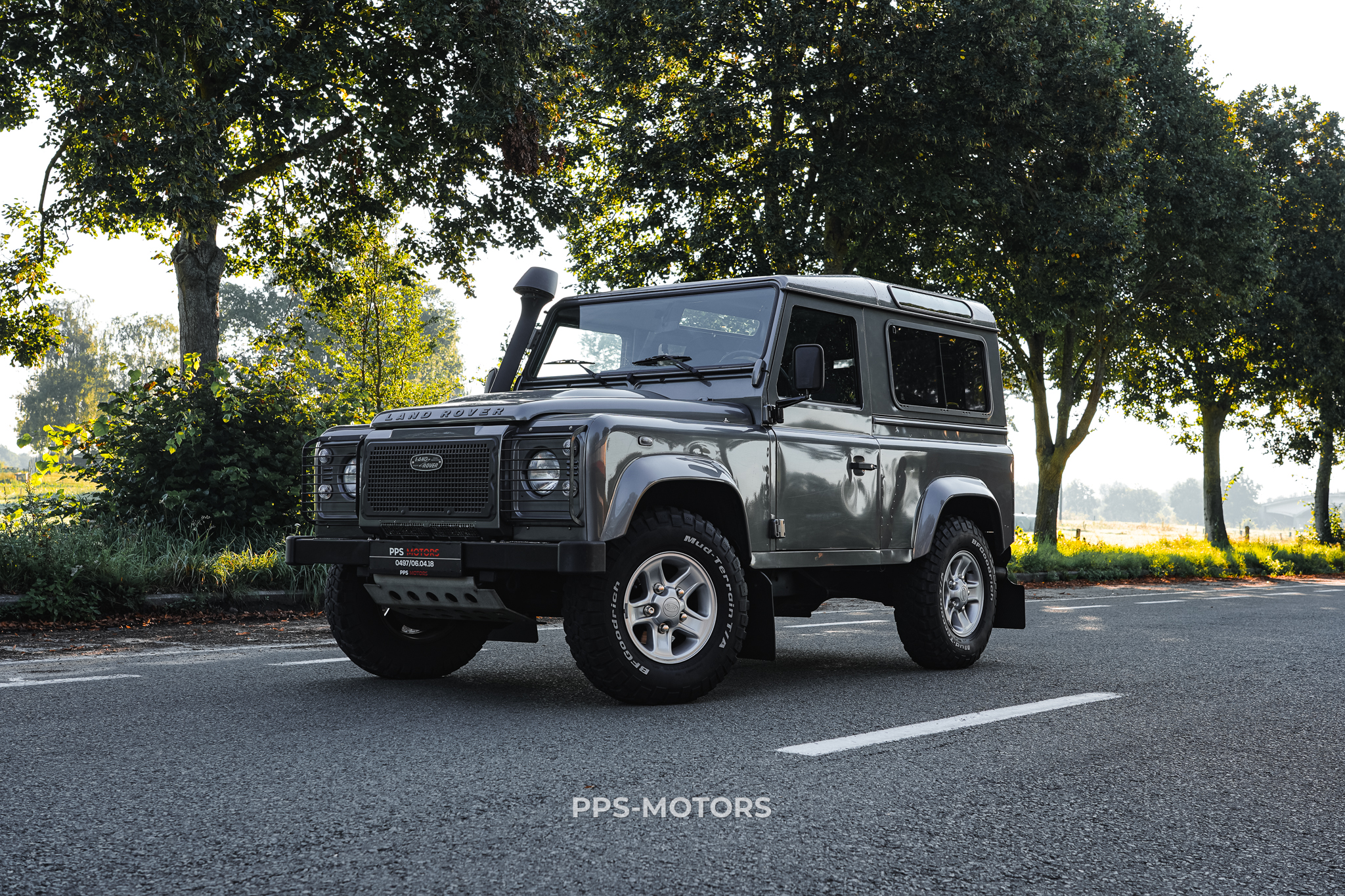 Land Rover DEFENDER 90 TD4 photo 3