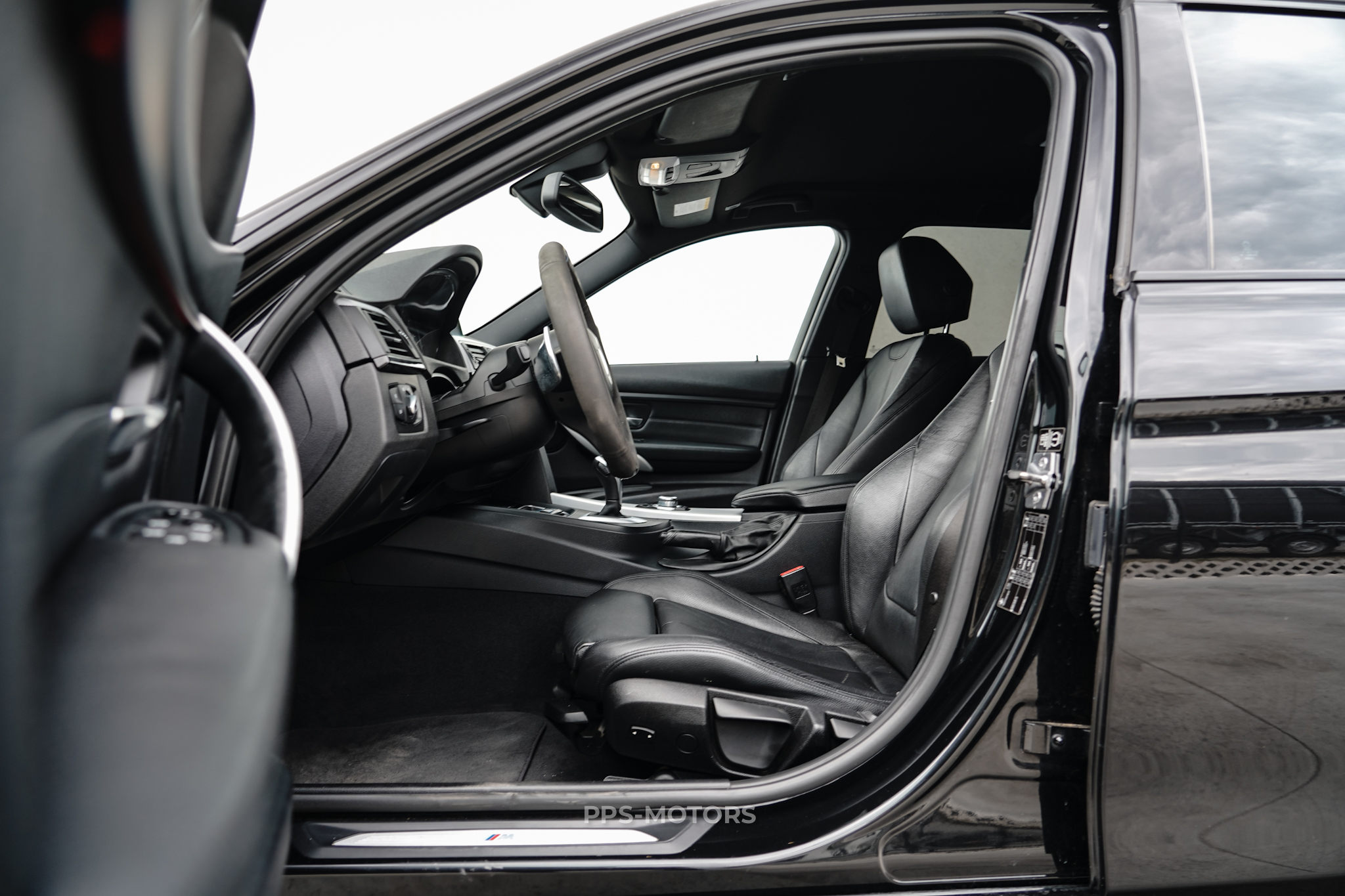 BMW 330dA TOURING M-PAKKET photo 8