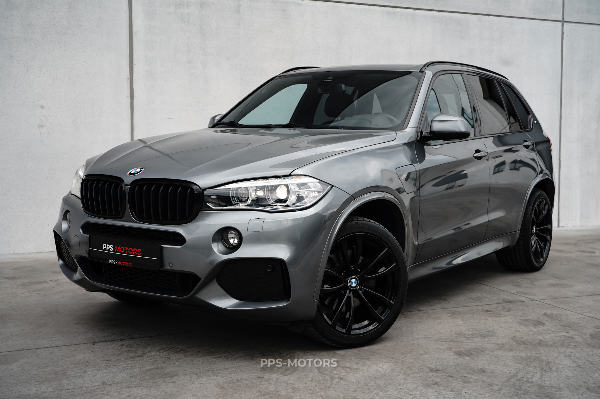 BMW X5 40e iPerformance photo 2