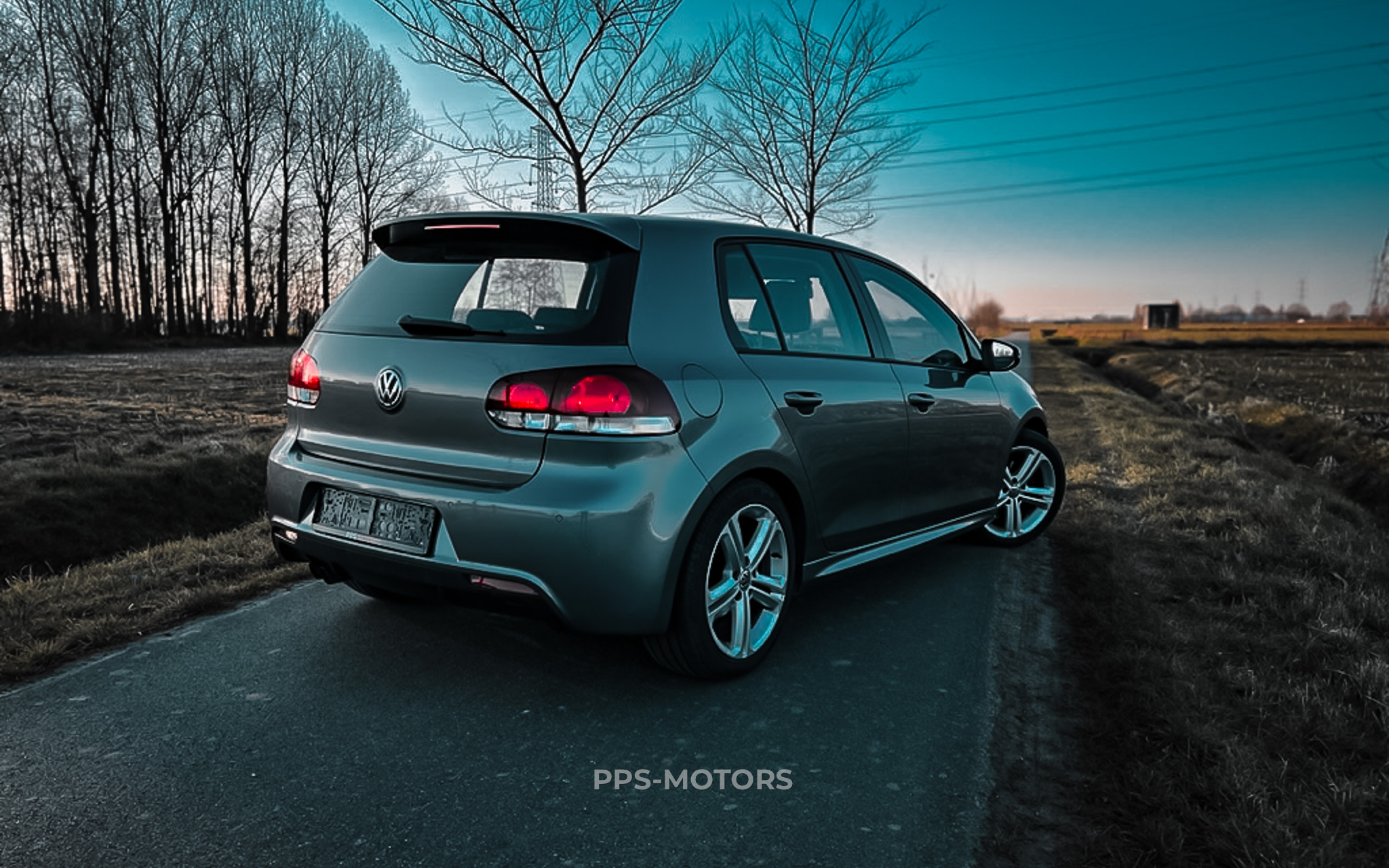 Volkswagen GOLF VI 2.0 TDI R-LINE photo 15