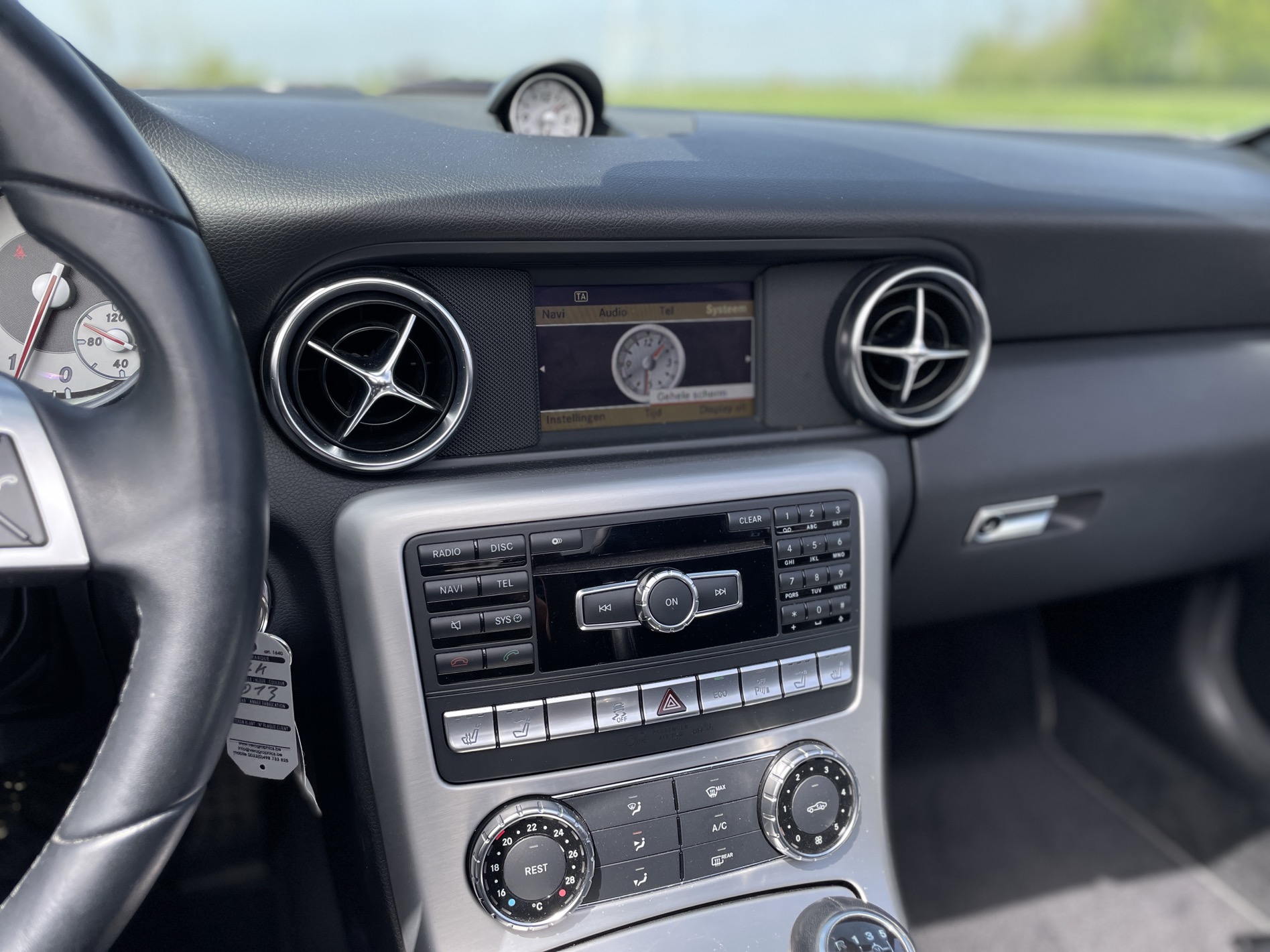 Mercedes Benz SLK 200 photo 16