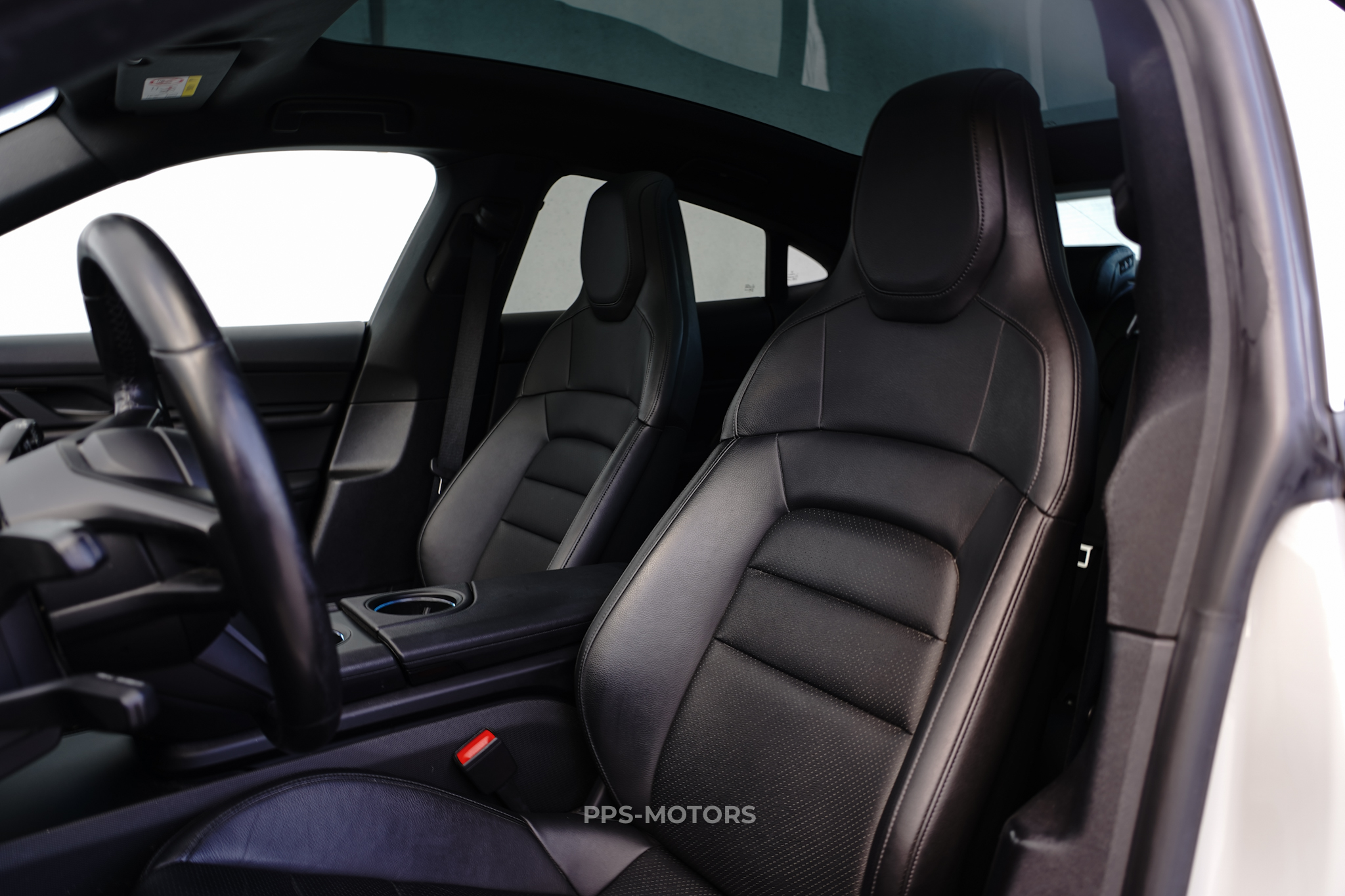 Porsche TAYCAN 4S SPORTDESIGN photo 22