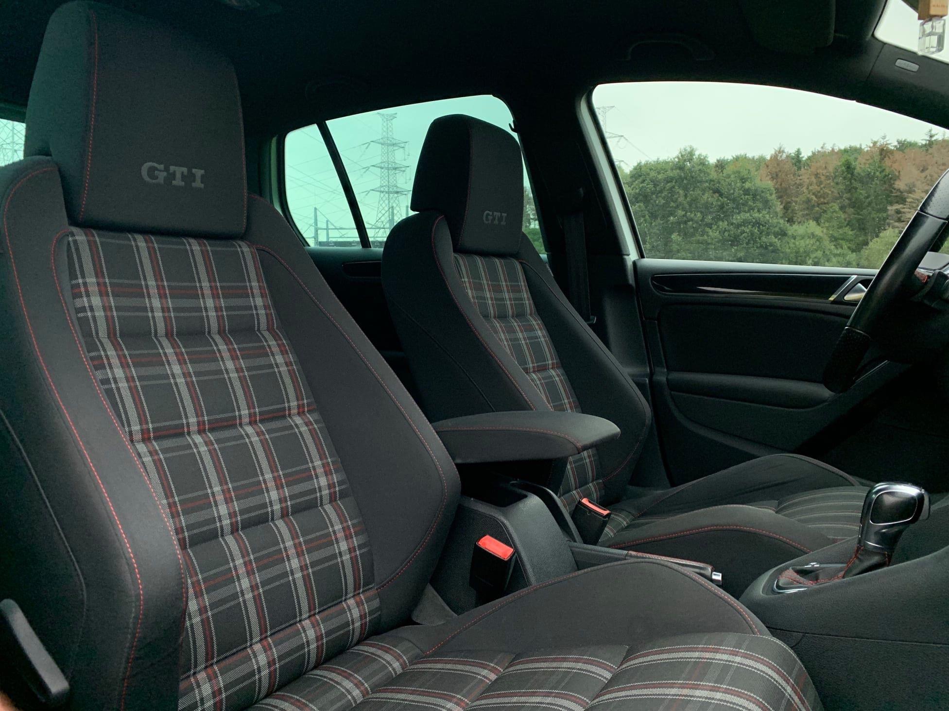 Volkswagen GOLF GTI 2.0 photo 9