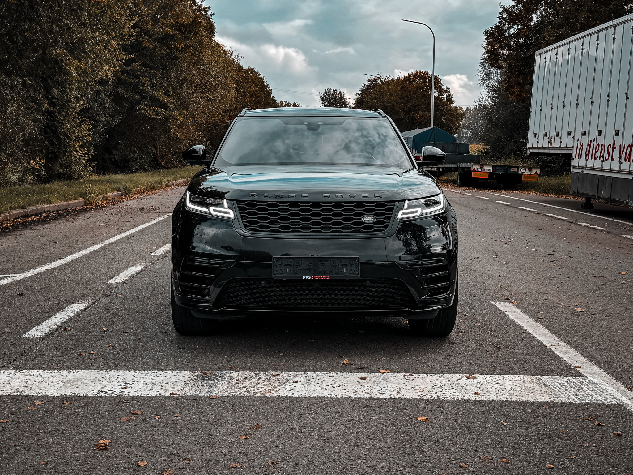 Land Rover VELAR 2.0 R-DYNAMIC photo 5