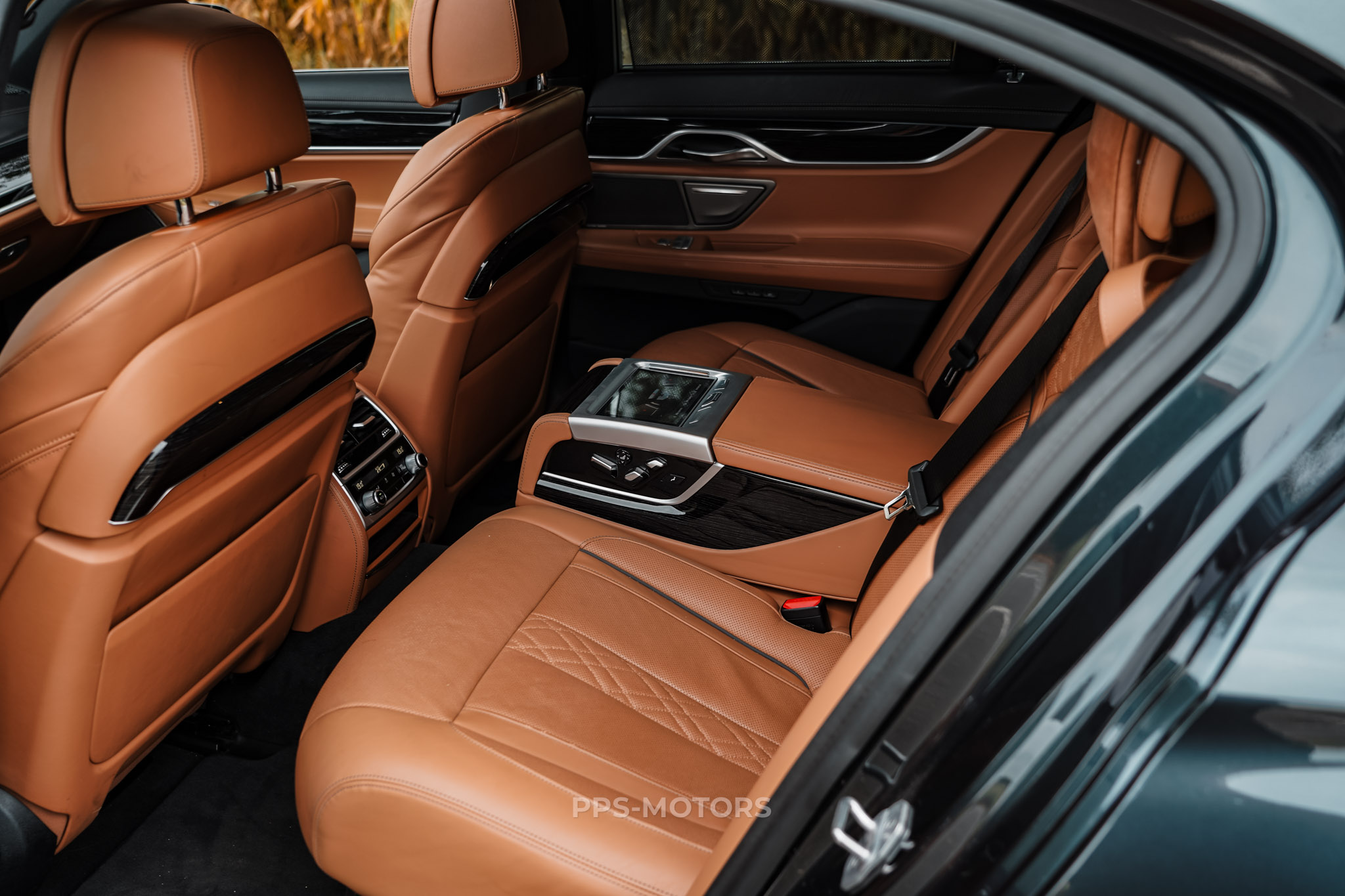 BMW BMW 740e Performance M-PAKKET photo 44