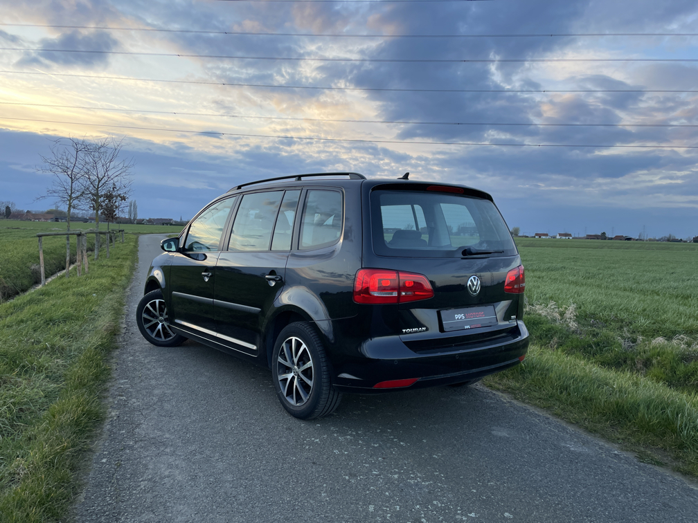 Volkswagen TOURAN 1.6 TDI DSG photo 9