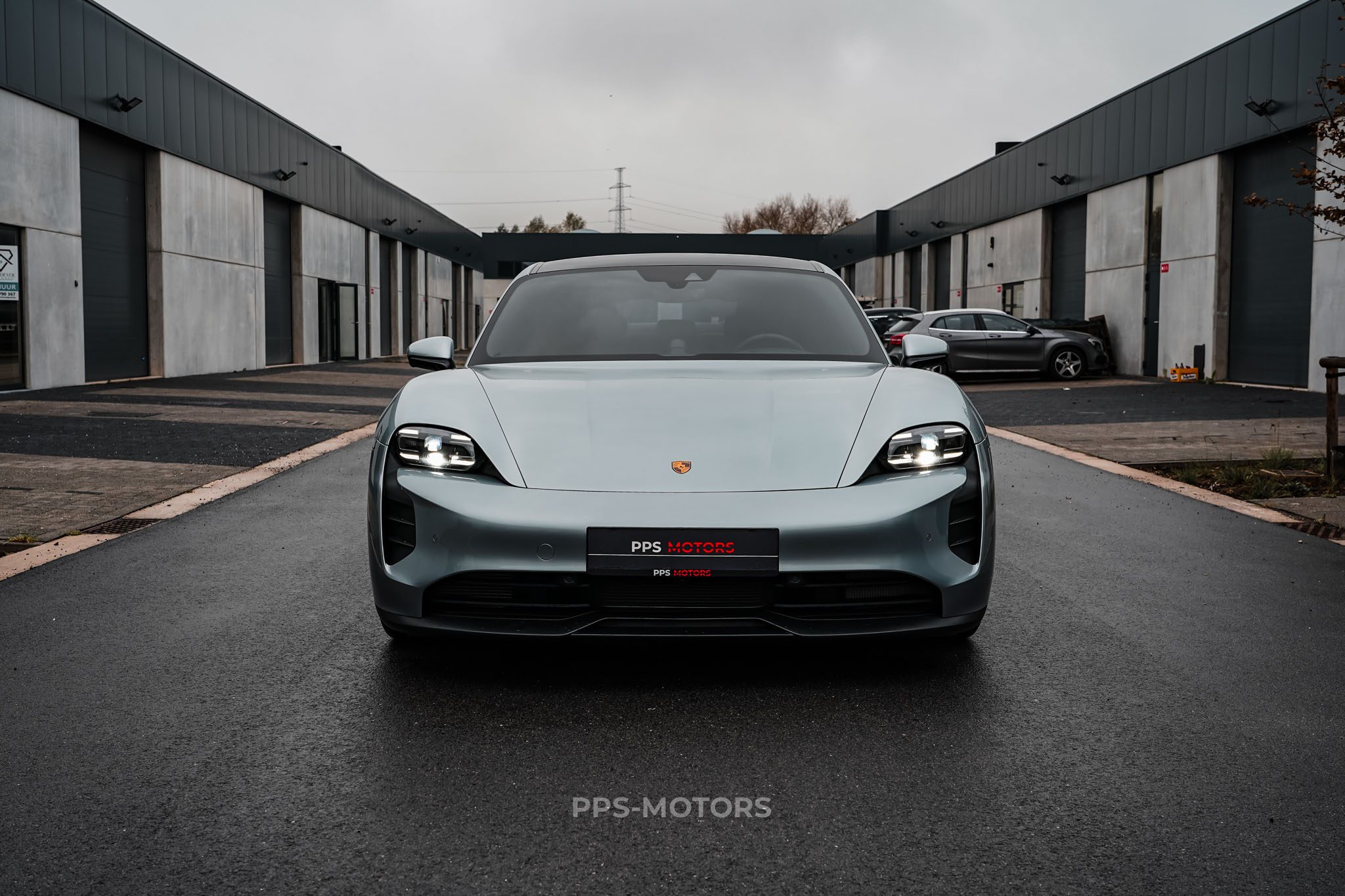 Porsche TAYCAN 4S SPORTDESIGN photo 2