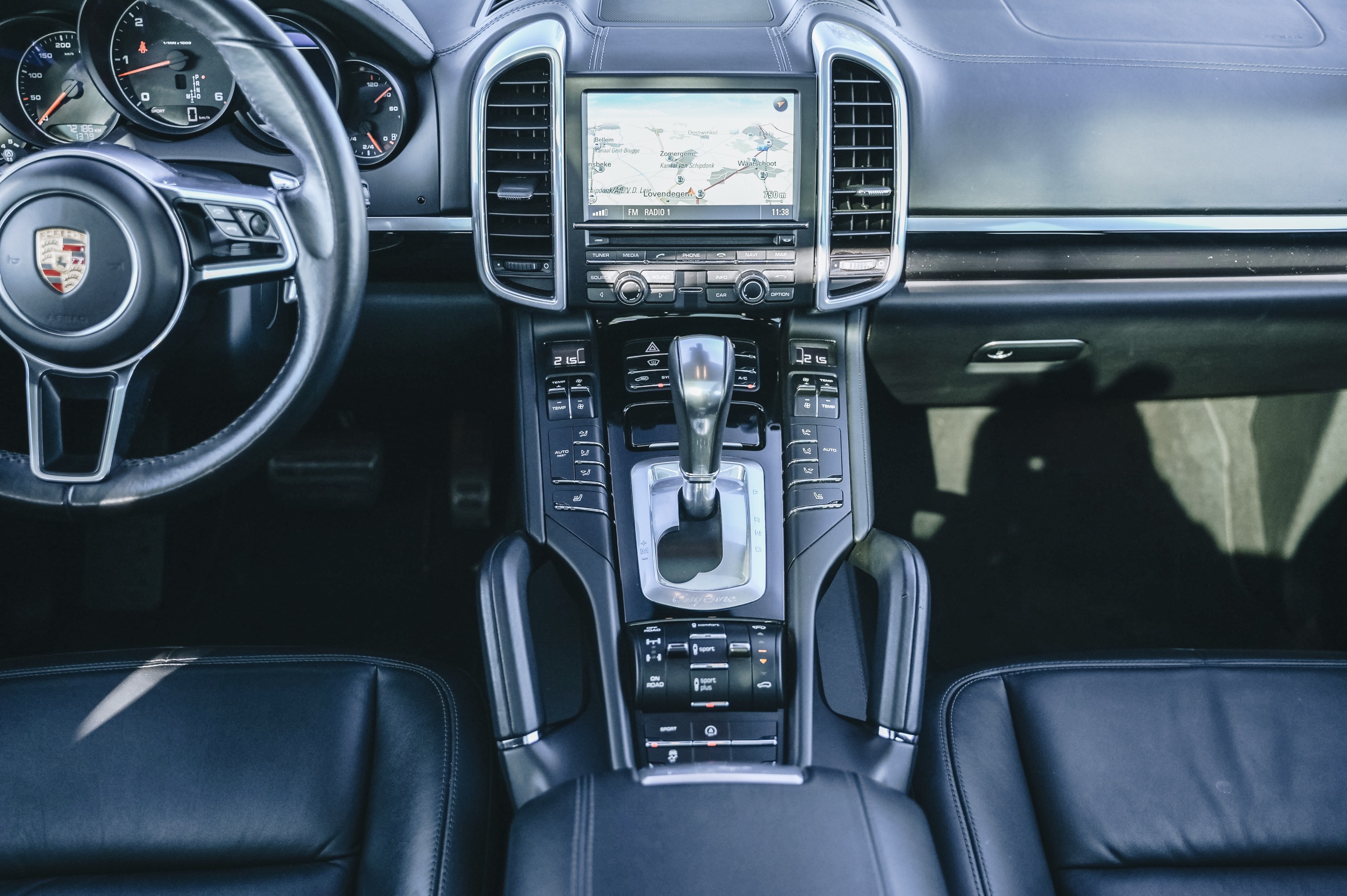 Porsche CAYENNE 3.0 photo 19