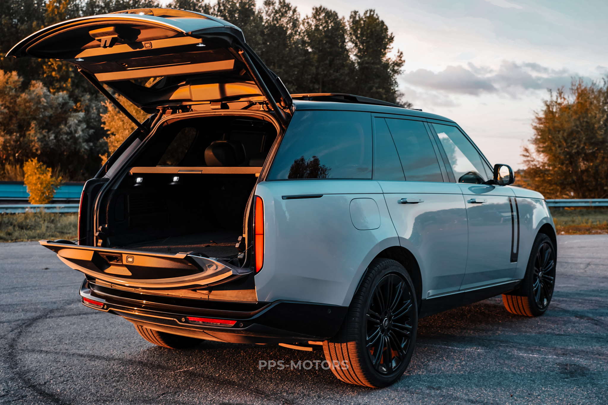 Land Rover RANGE ROVER D300 AUTOBIOGRAPHY photo 24