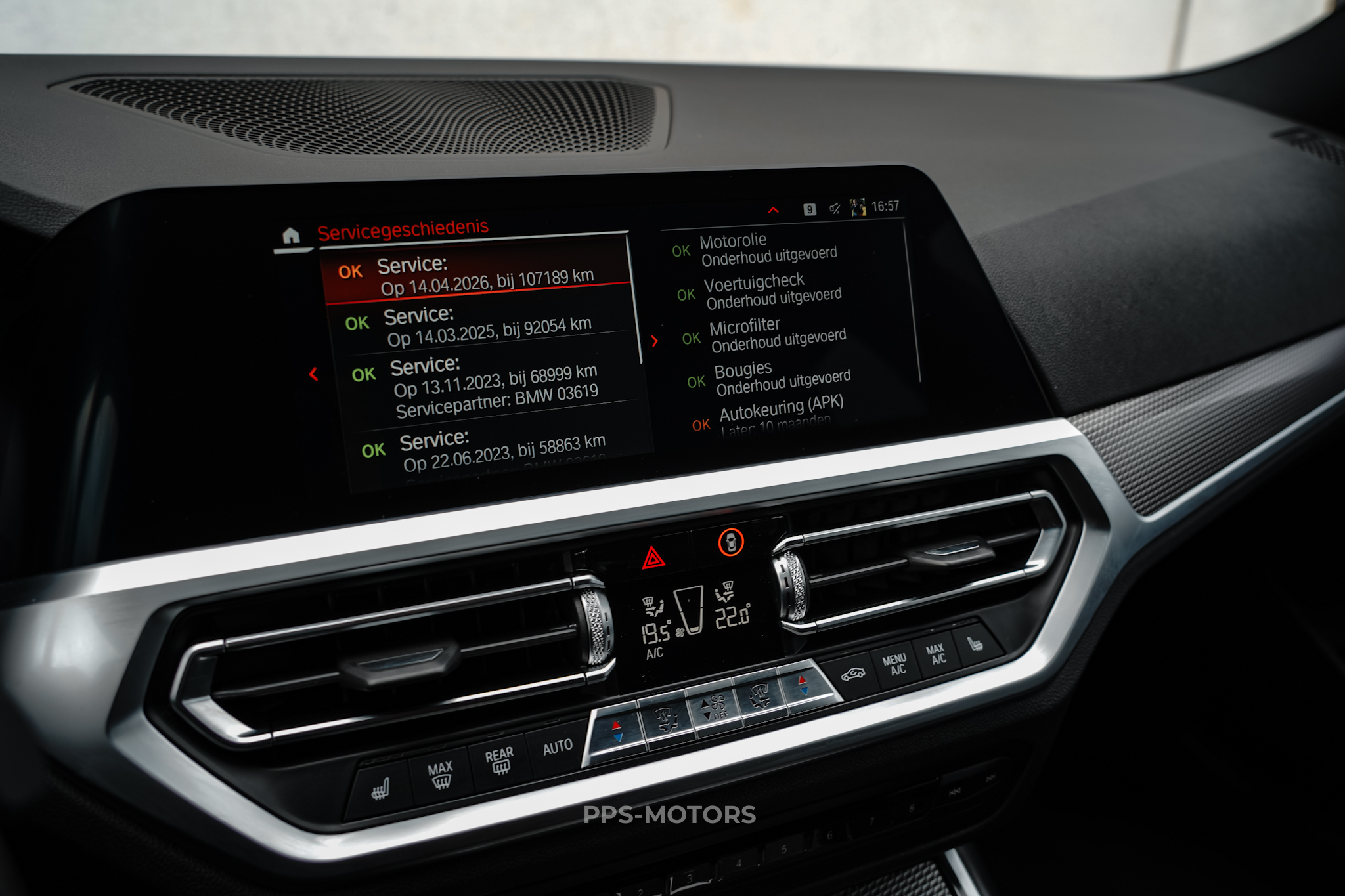 BMW M340i xDrive photo 22