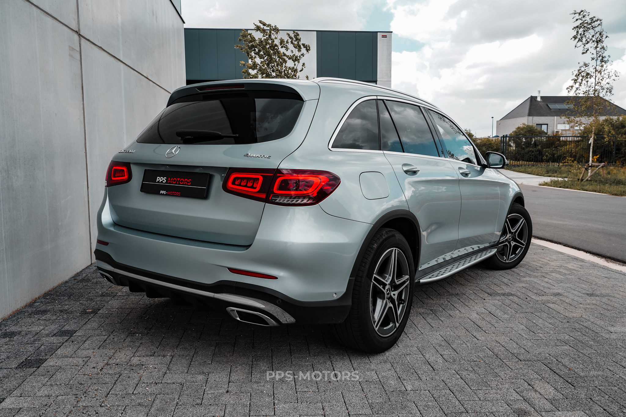 Mercedes Benz GLC 220d 4-MATIC AMG PACK photo 9