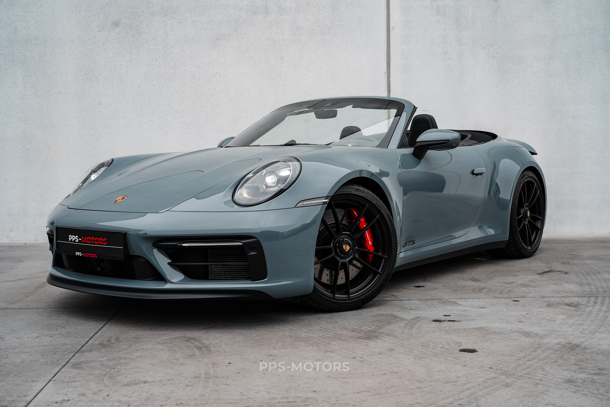 Porsche 992 CARRERA CABRIO 4 GTS photo 3