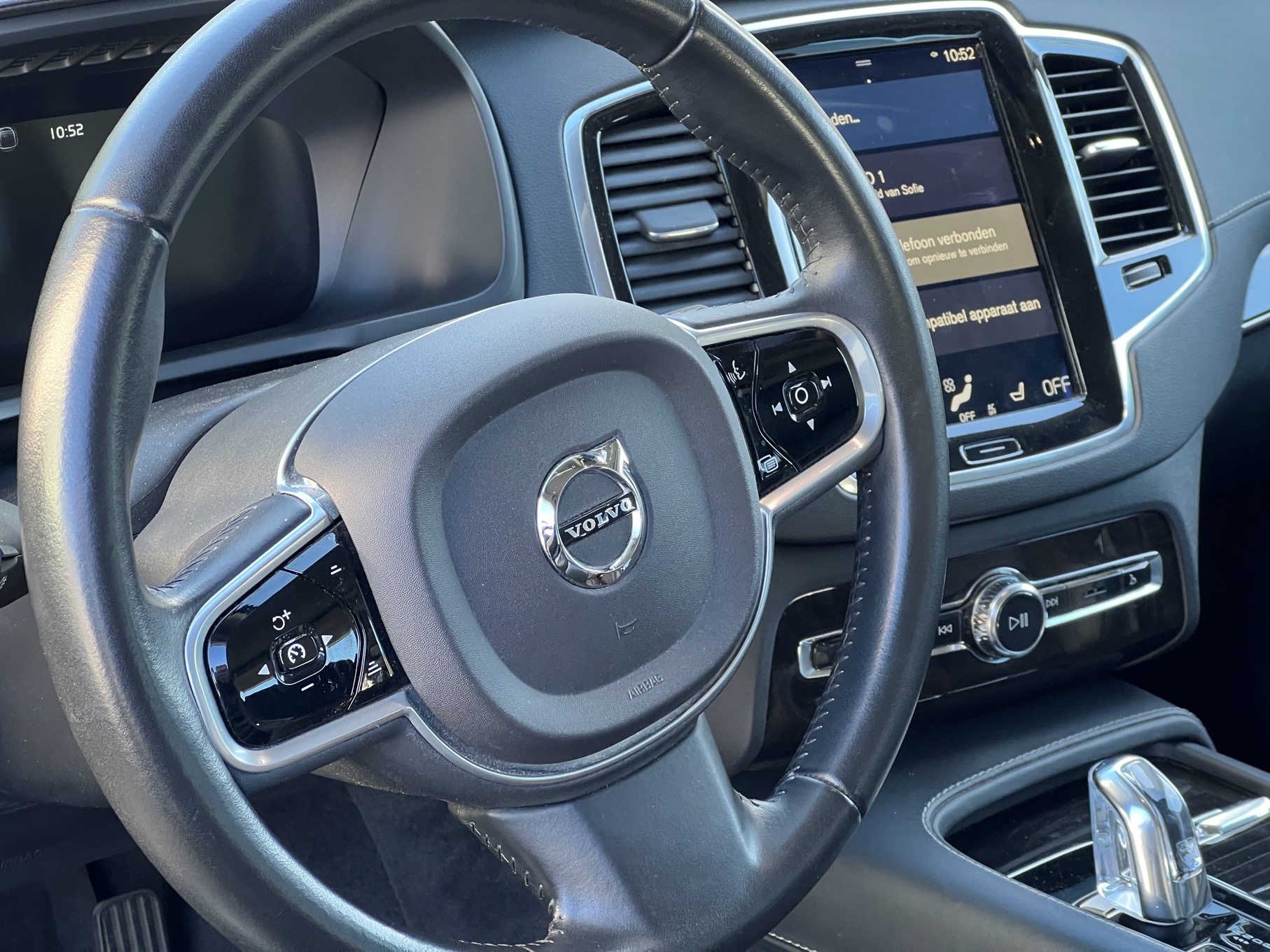 Volvo XC90 2.0 T8 INSCRIPTION photo 30