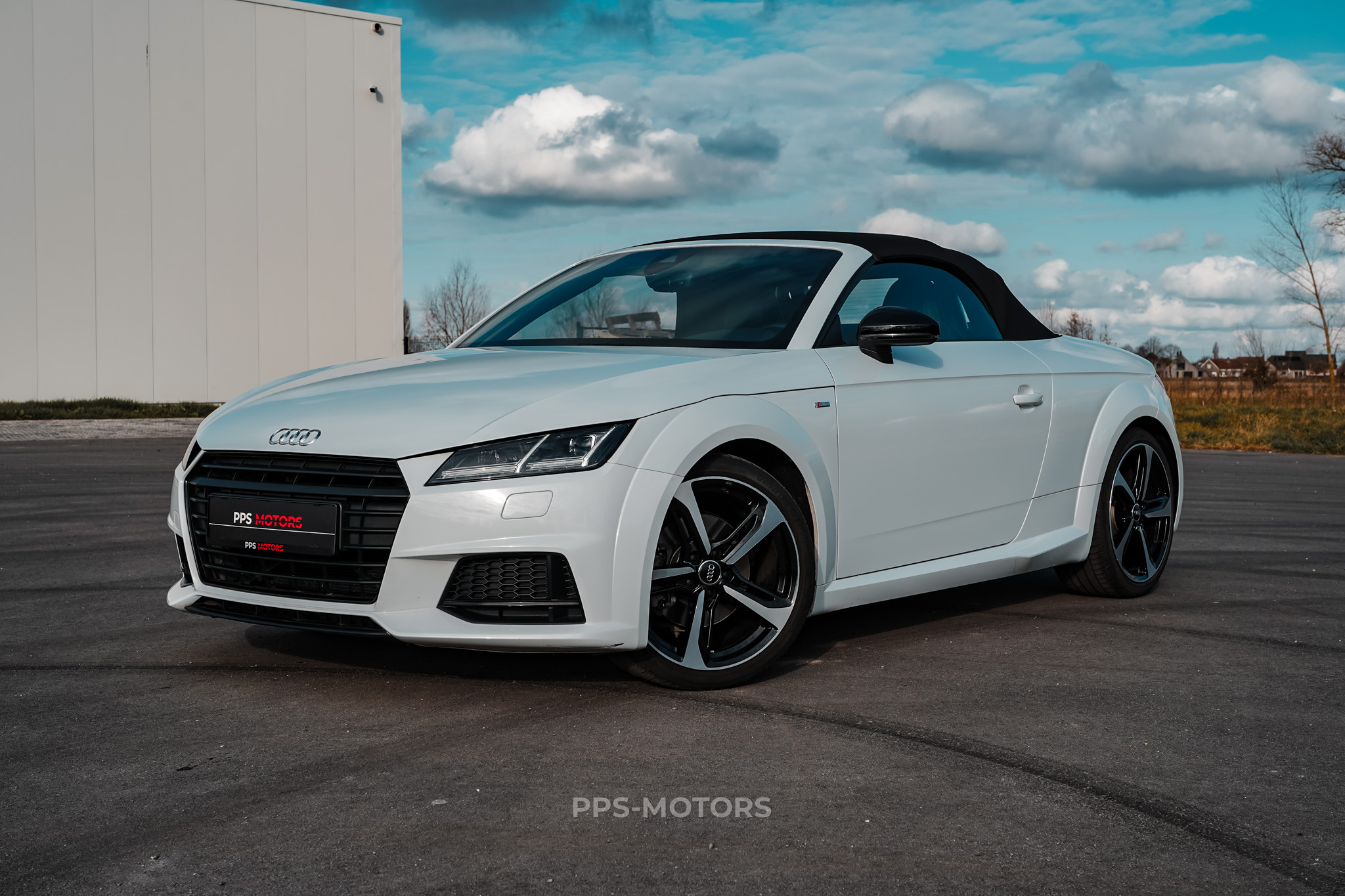 Audi TT ROADSTER 2.0 TFSI S-TRONIC photo 2