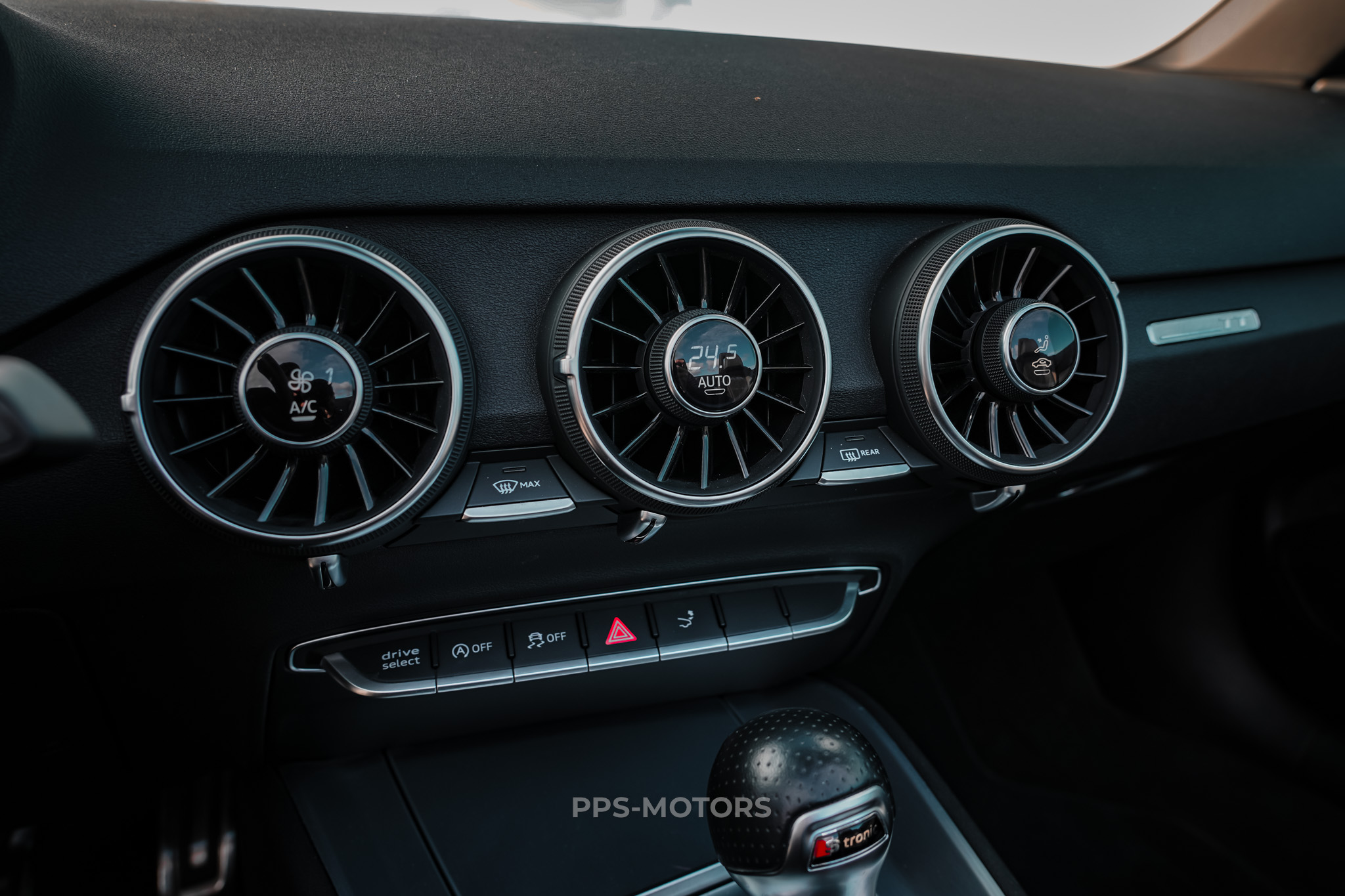 Audi TT ROADSTER 2.0 TFSI S-TRONIC photo 28