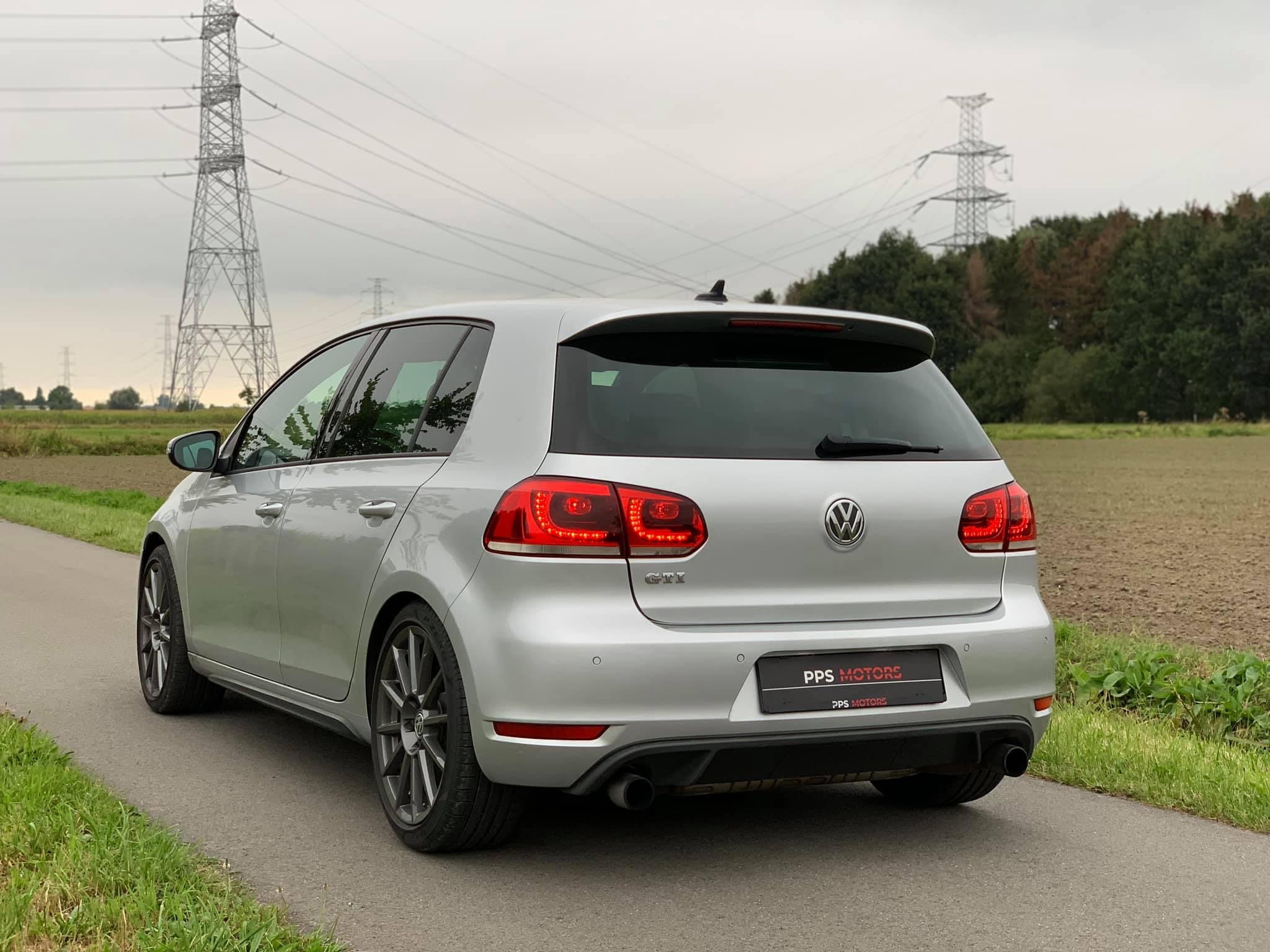 Volkswagen GOLF GTI 2.0 photo 7