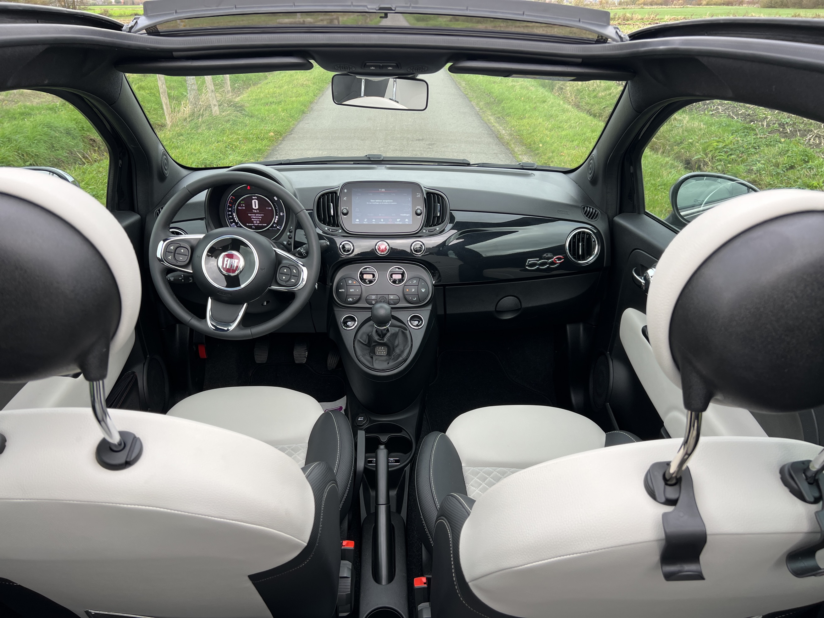 Fiat 500C Hybrid Dolcevita photo 18