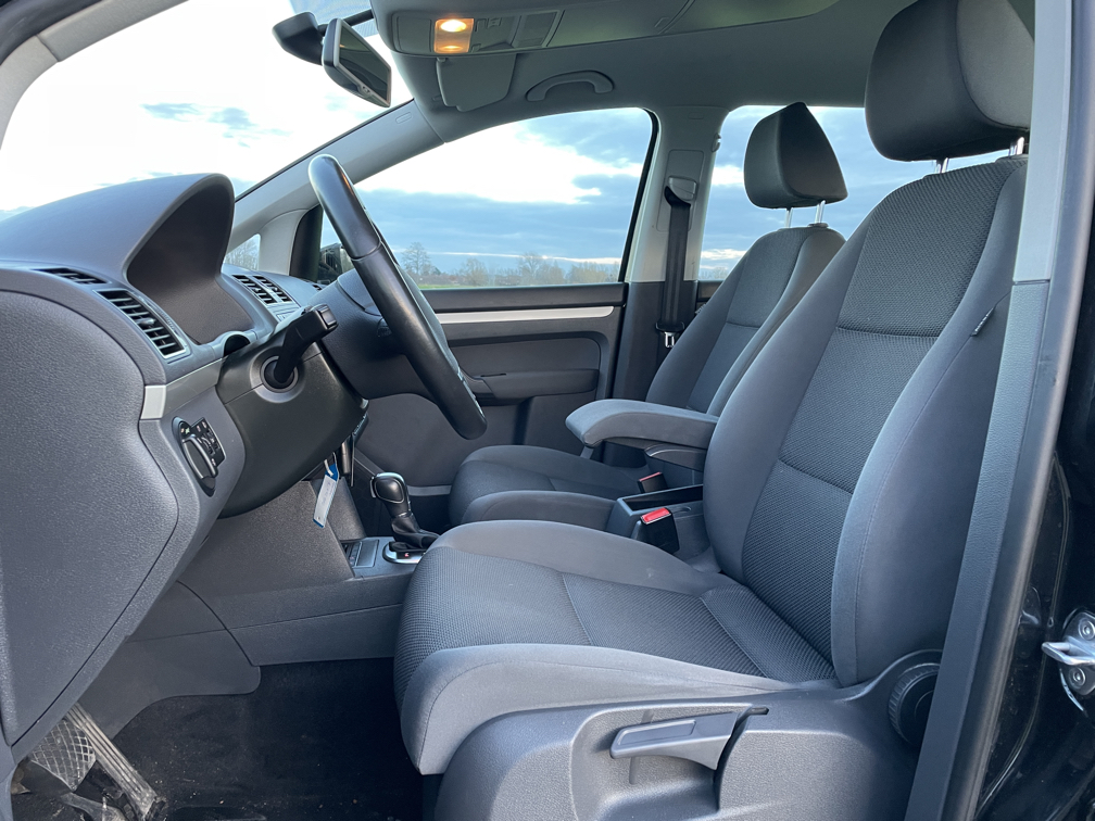 Volkswagen TOURAN 1.6 TDI DSG photo 14