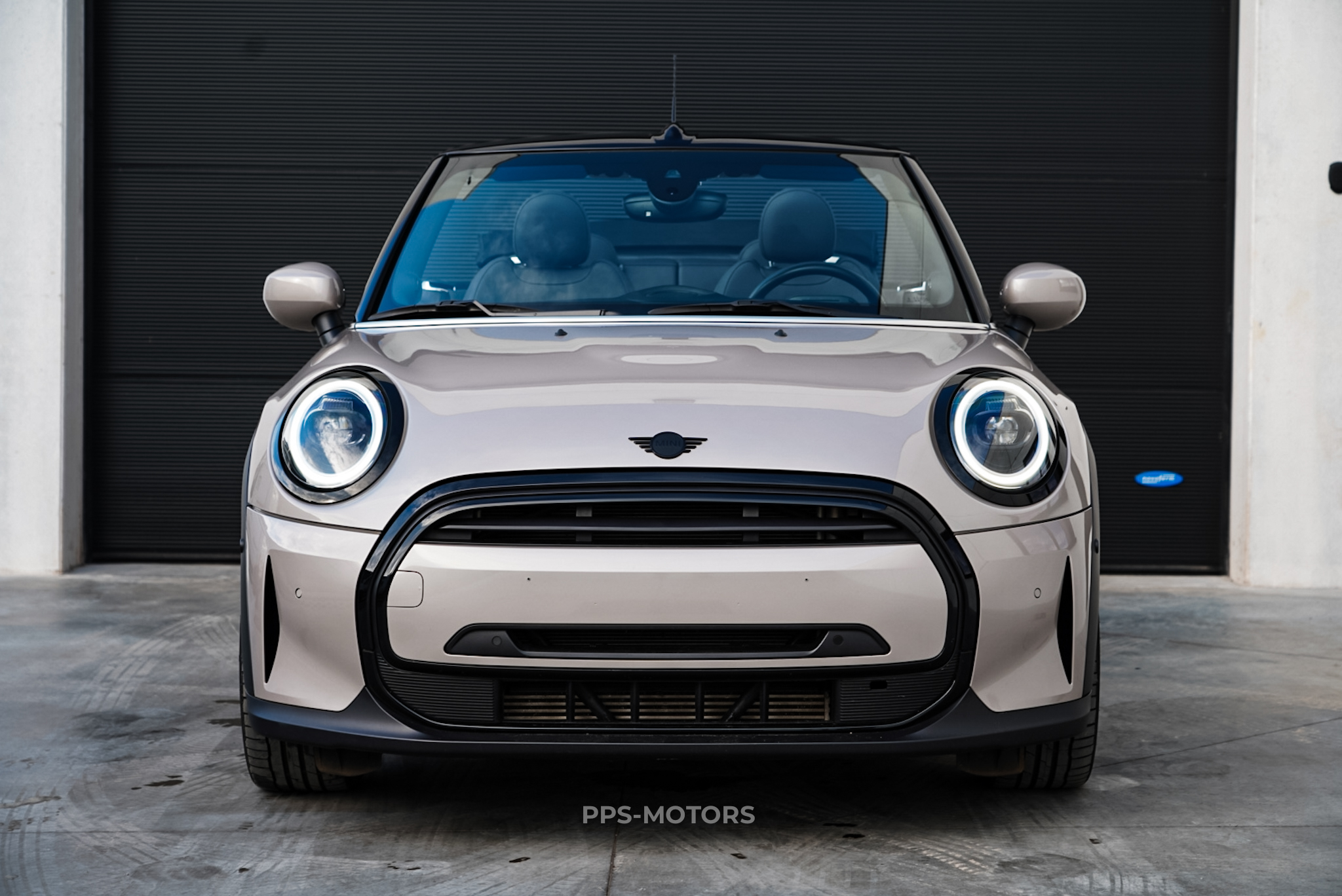 MINI COOPER CABRIO photo 2