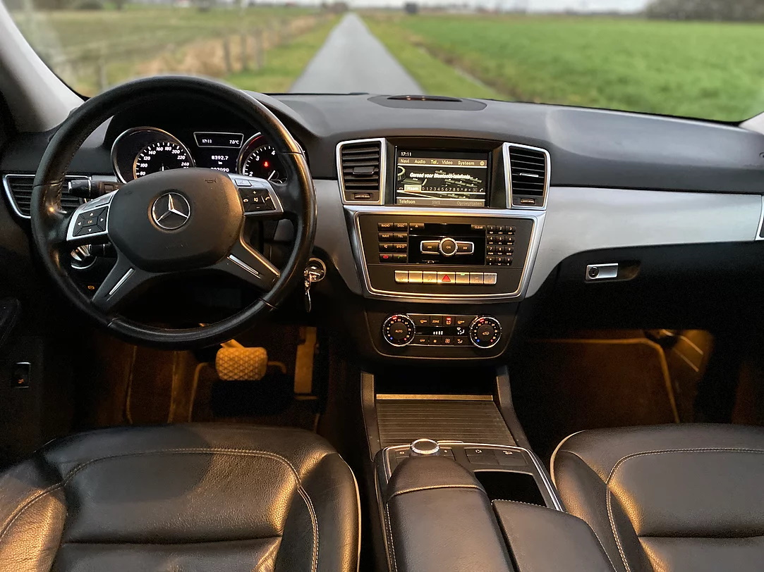 Mercedes Benz ML250 CDI BLUETEC photo 4