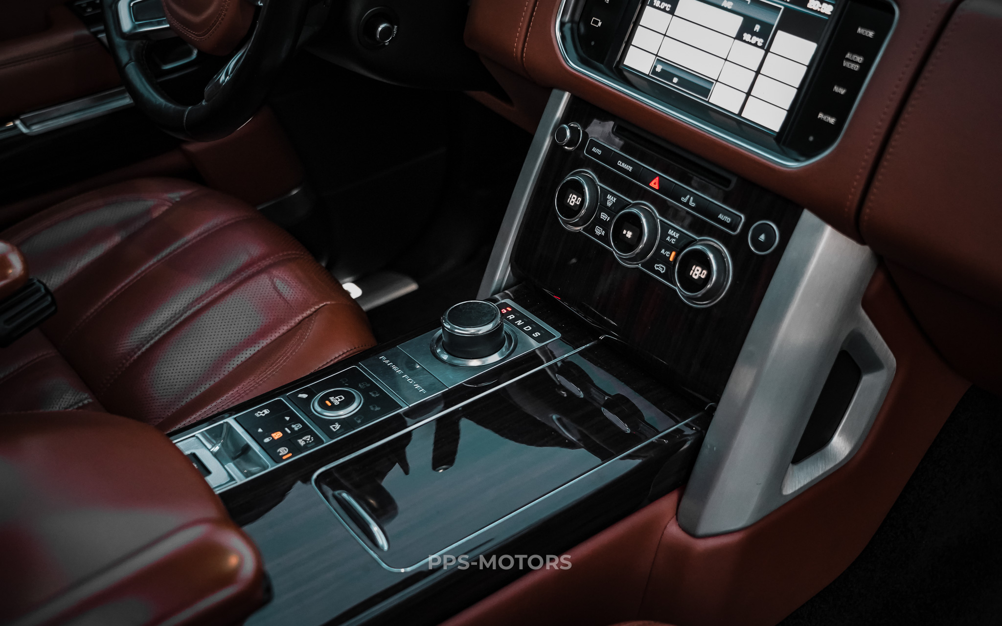 Land Rover RANGE ROVER VOGUE 3.0TDV6 AUTOBIOGRAPHY foto 32