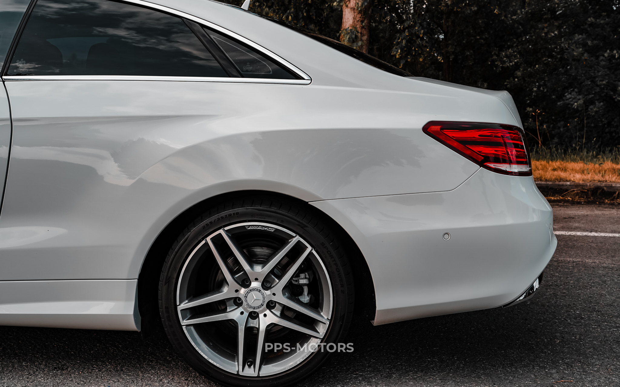 Mercedes Benz E220 COUPÉ photo 10