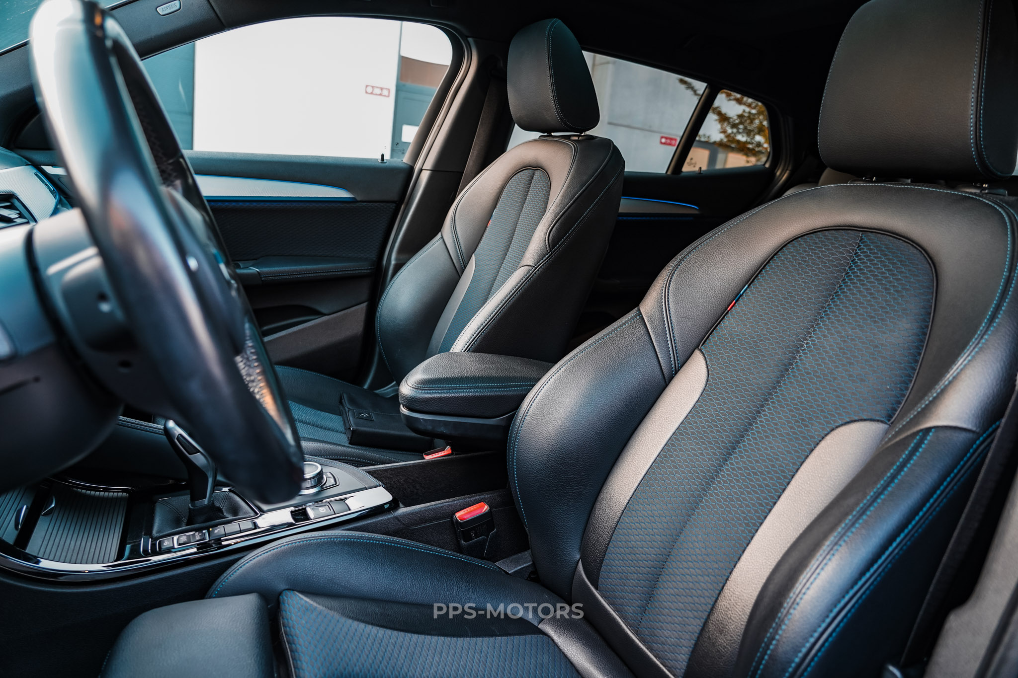 BMW X2 1.5iA sDrive18 M-PAKKET photo 21