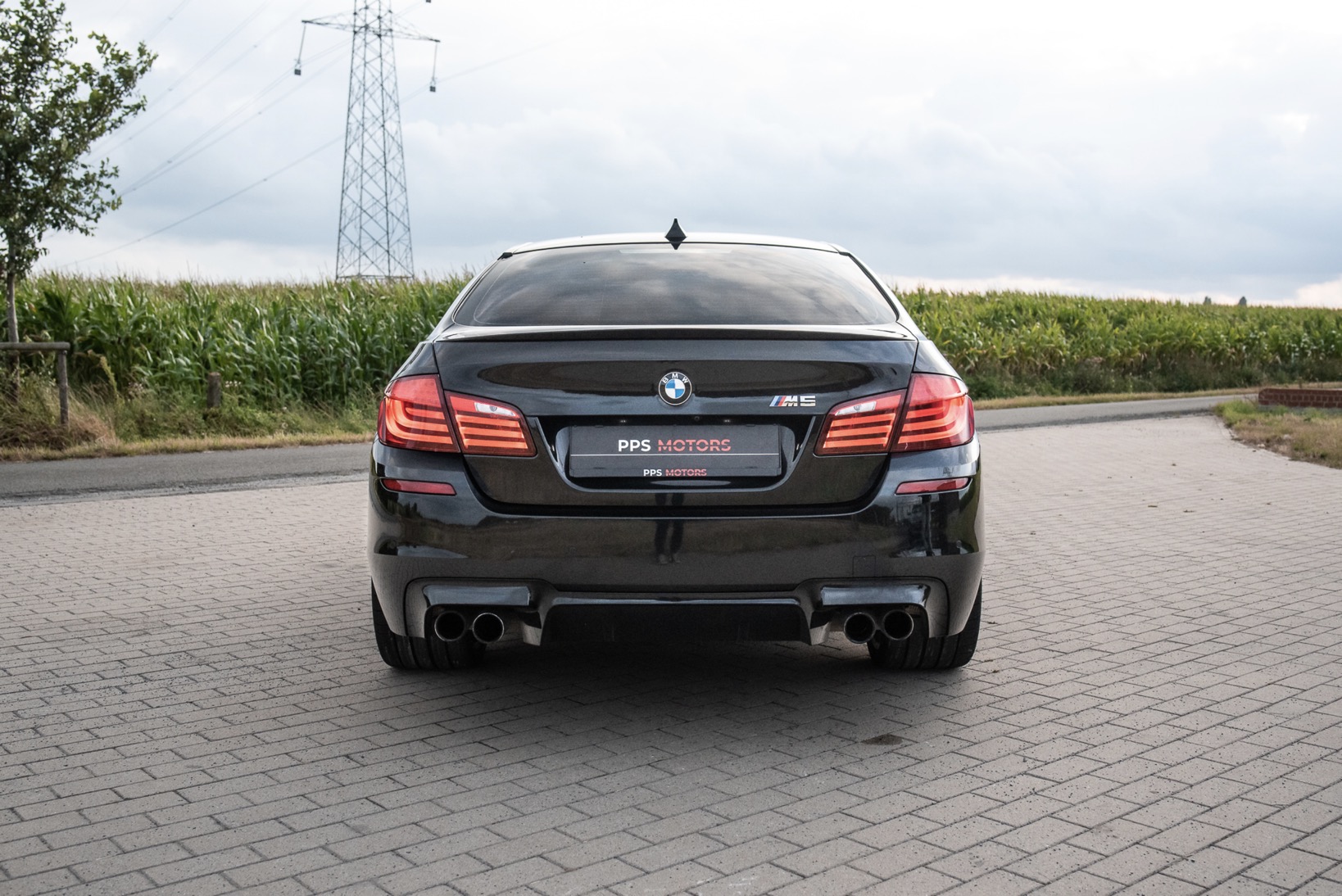 BMW M5 4.4 V8 foto 2
