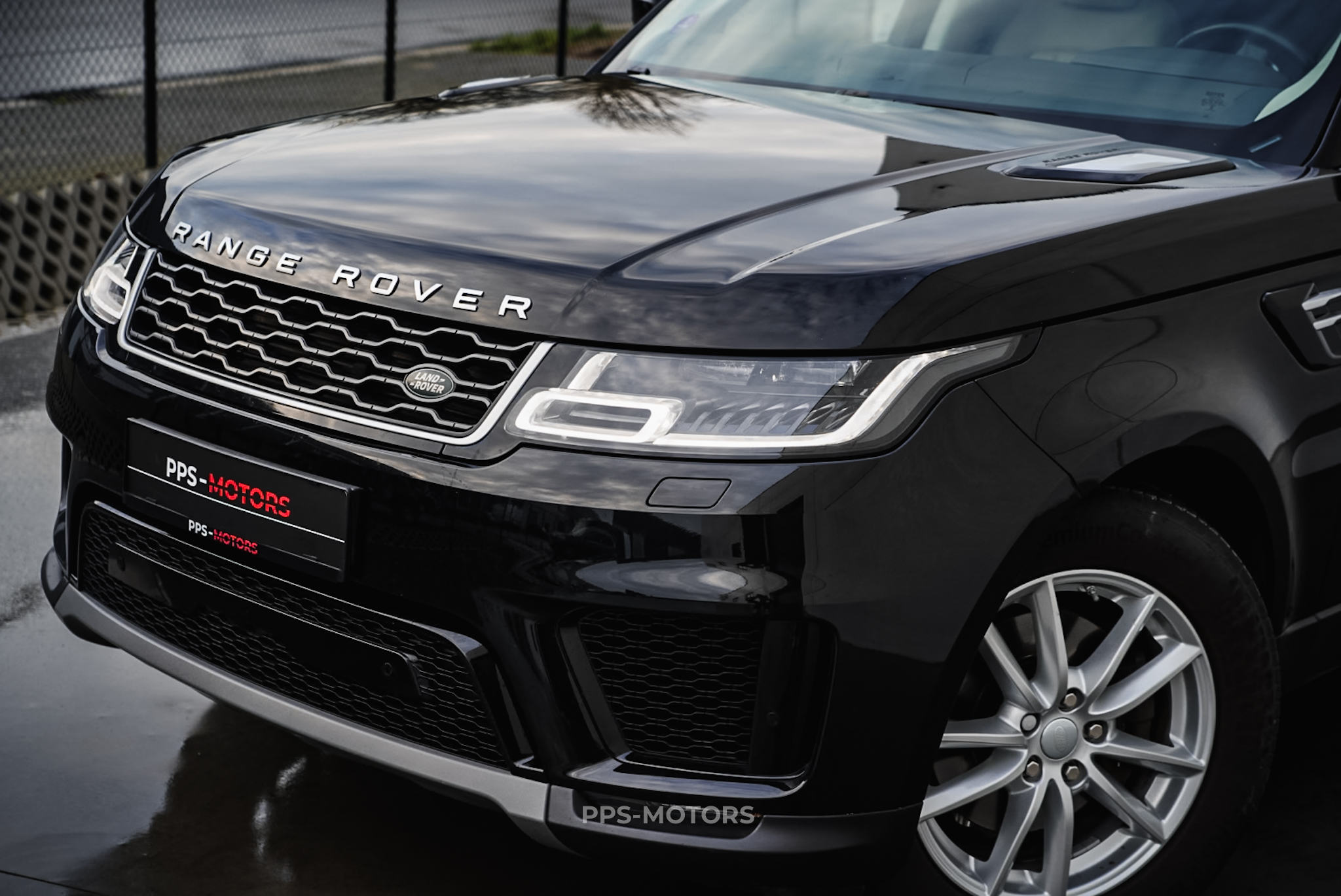 Land Rover RANGE ROVER SPORT P300 photo 18