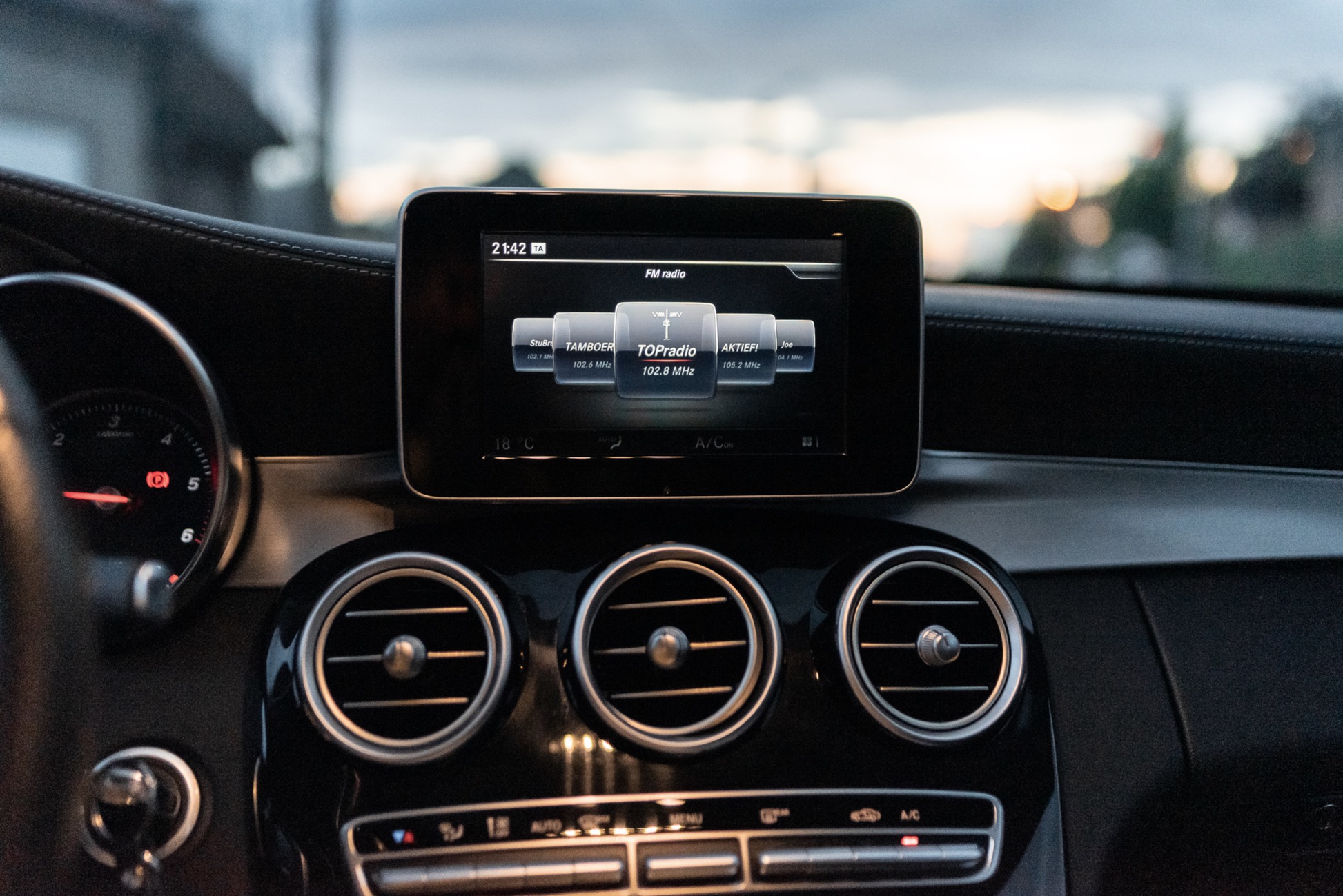 Mercedes Benz C180 BLUETEC AMG-LINE photo 3