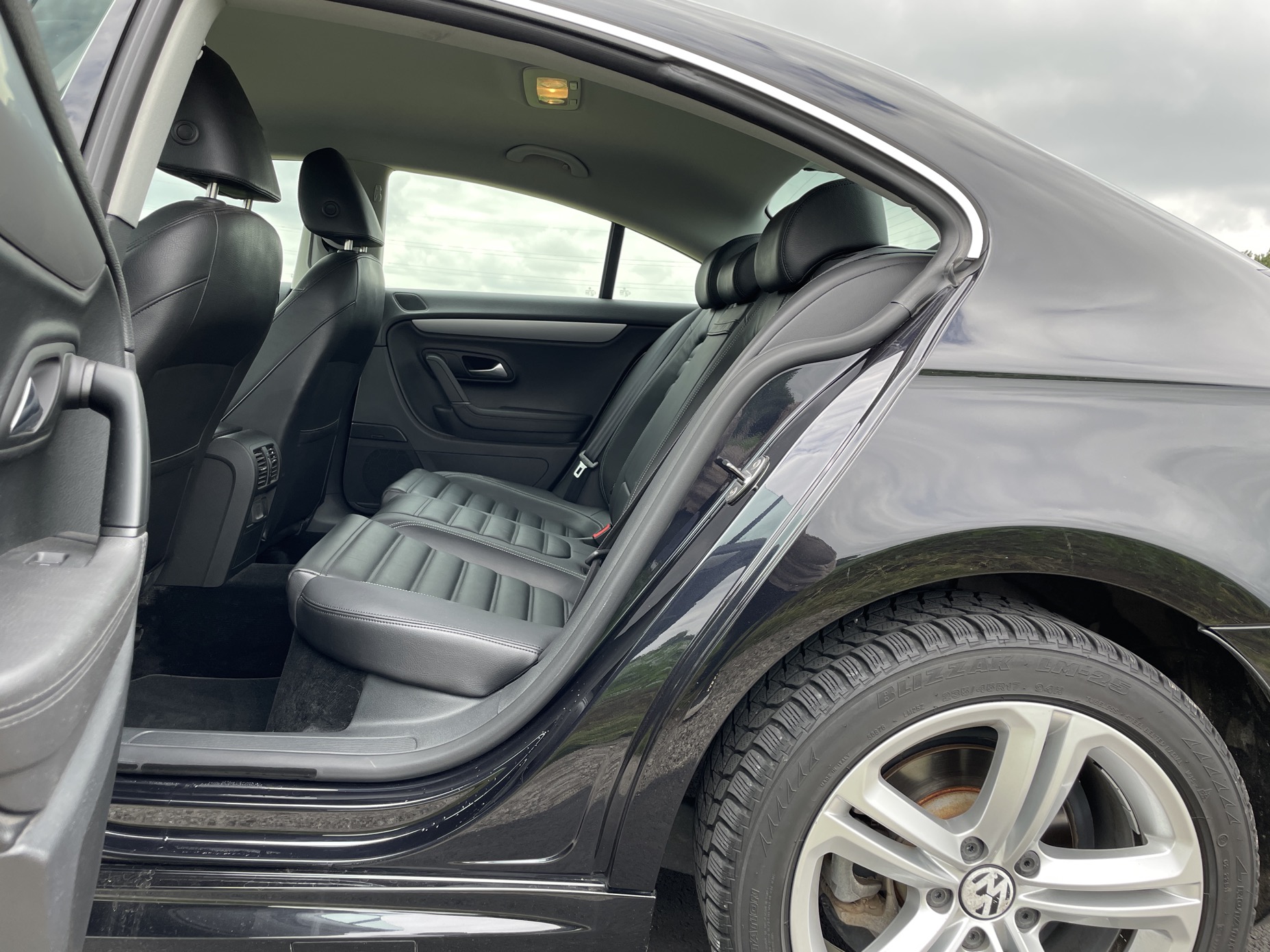 Volkswagen PASSAT CC 2.0 TDI R-LINE photo 10