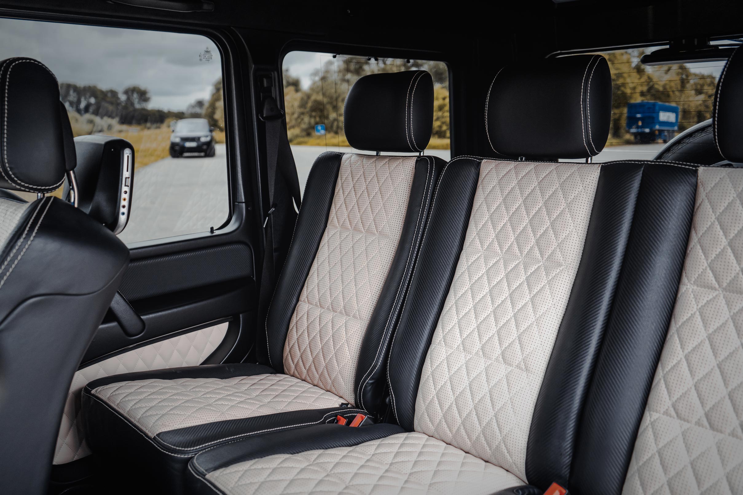 Mercedes Benz G63 AMG 5.5 V8 - EXCLUSIVE EDITION 463 - DESIGNO photo 40