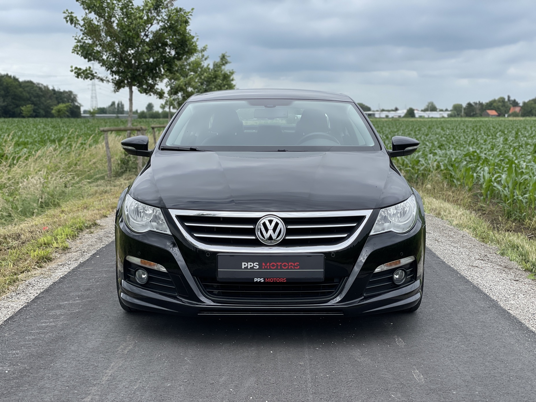 Volkswagen PASSAT CC 2.0 TDI R-LINE photo 2