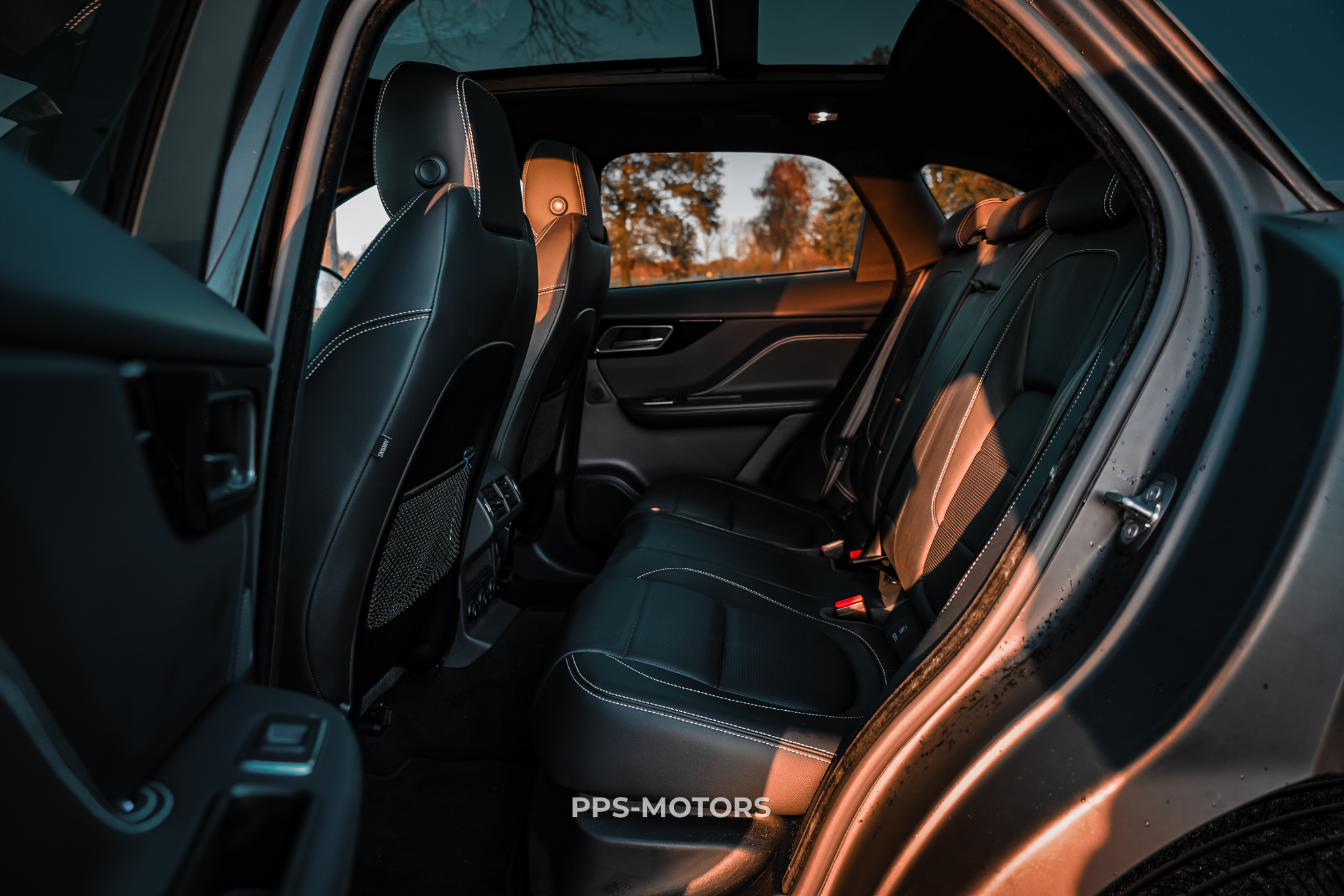 JAGUAR F-PACE 2.0 AWD R-SPORT photo 25