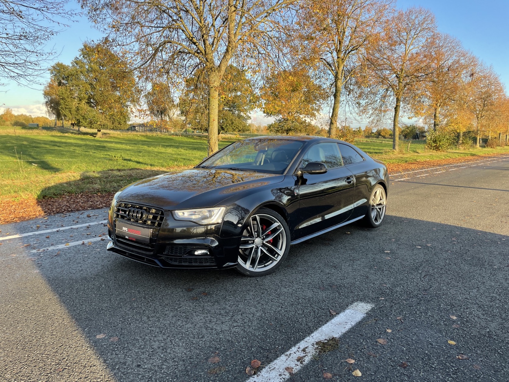 Audi A5 2.0 TDI S-LINE photo 1
