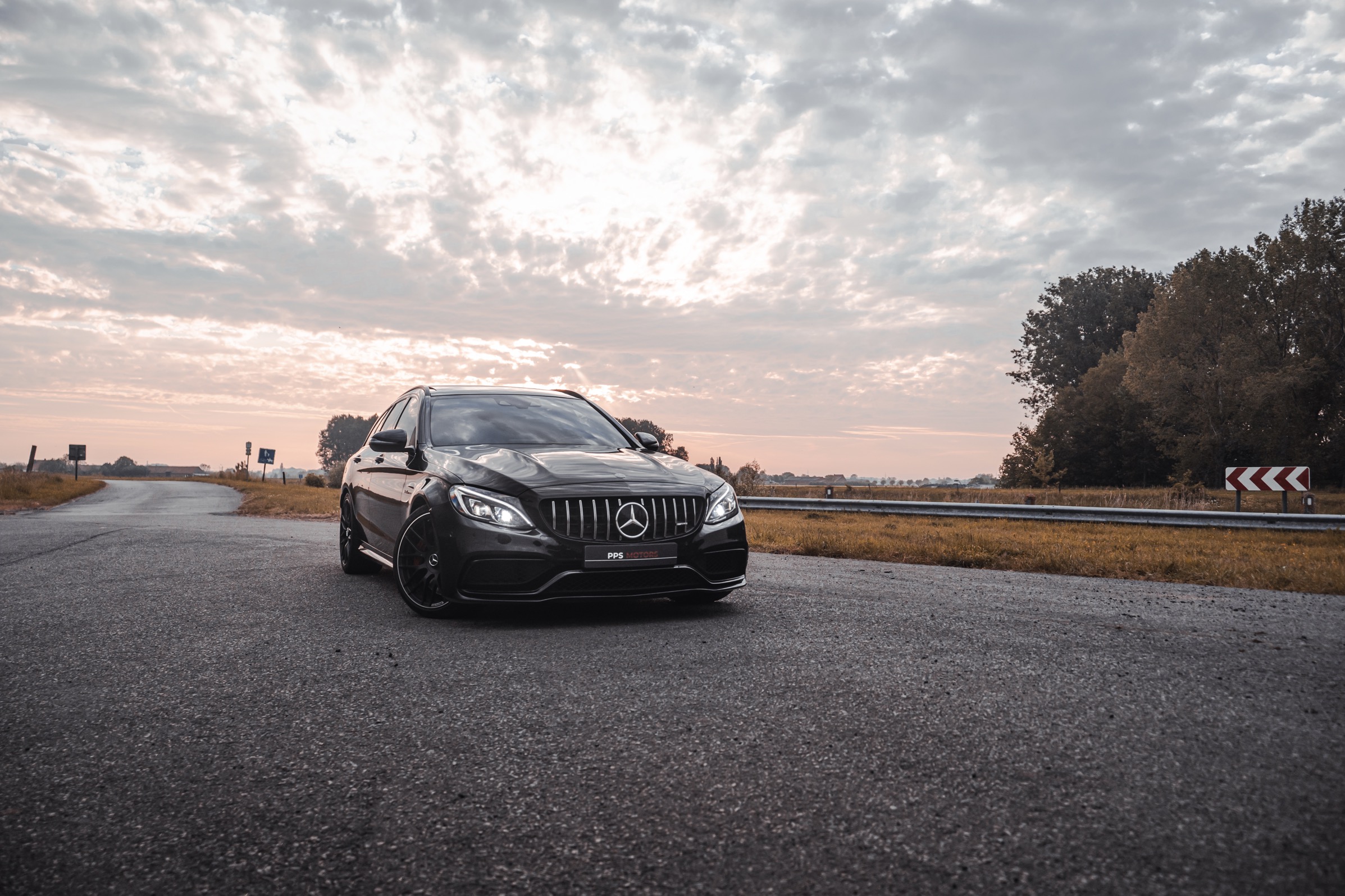Mercedes Benz C63s AMG 4.0 BITURBO V8 - LICHTE VRACHT photo 4