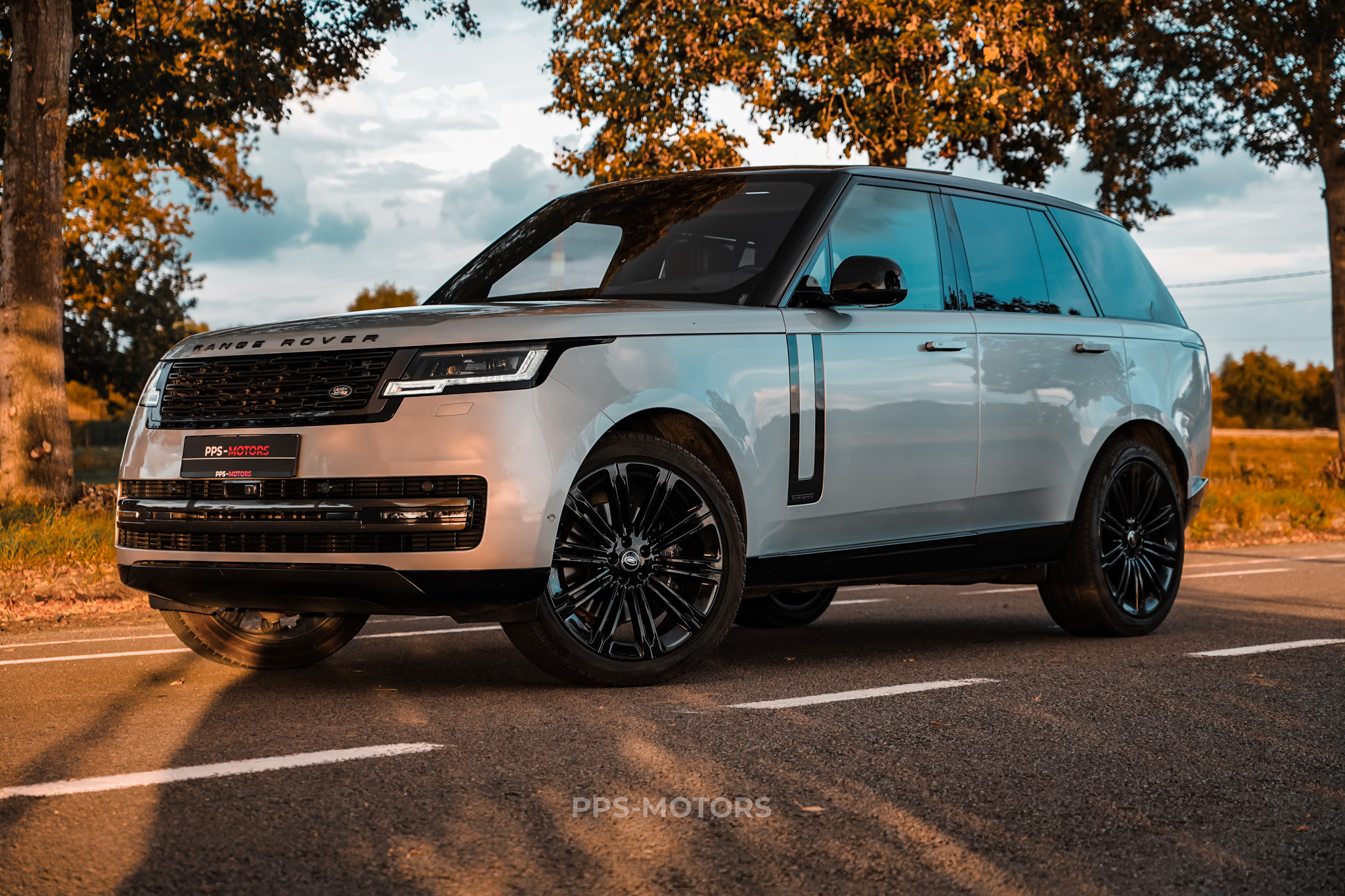 Land Rover RANGE ROVER D300 AUTOBIOGRAPHY photo 10
