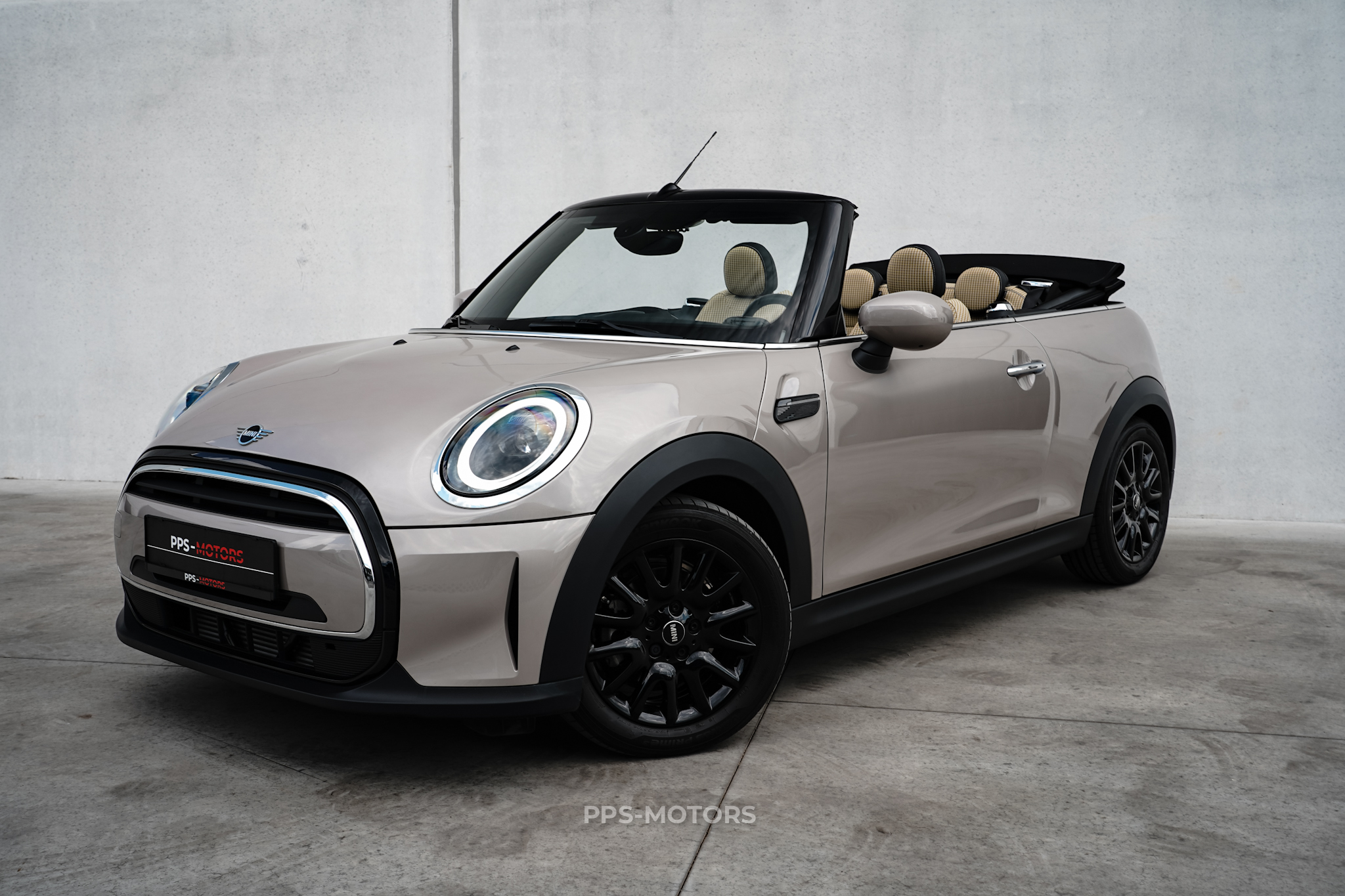 MINI COOPER CABRIO photo 1