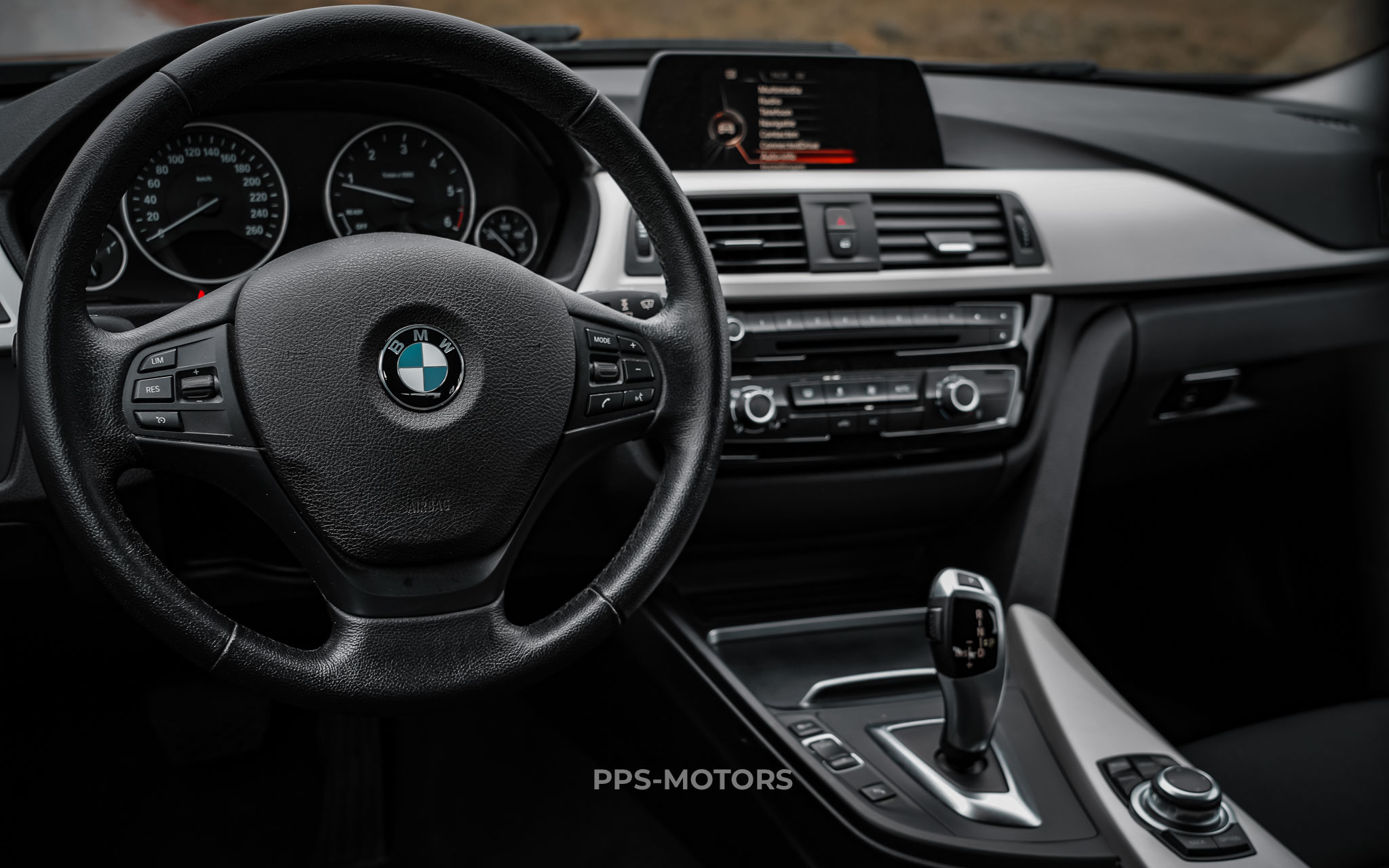BMW 318dA F31 TOURING photo 15