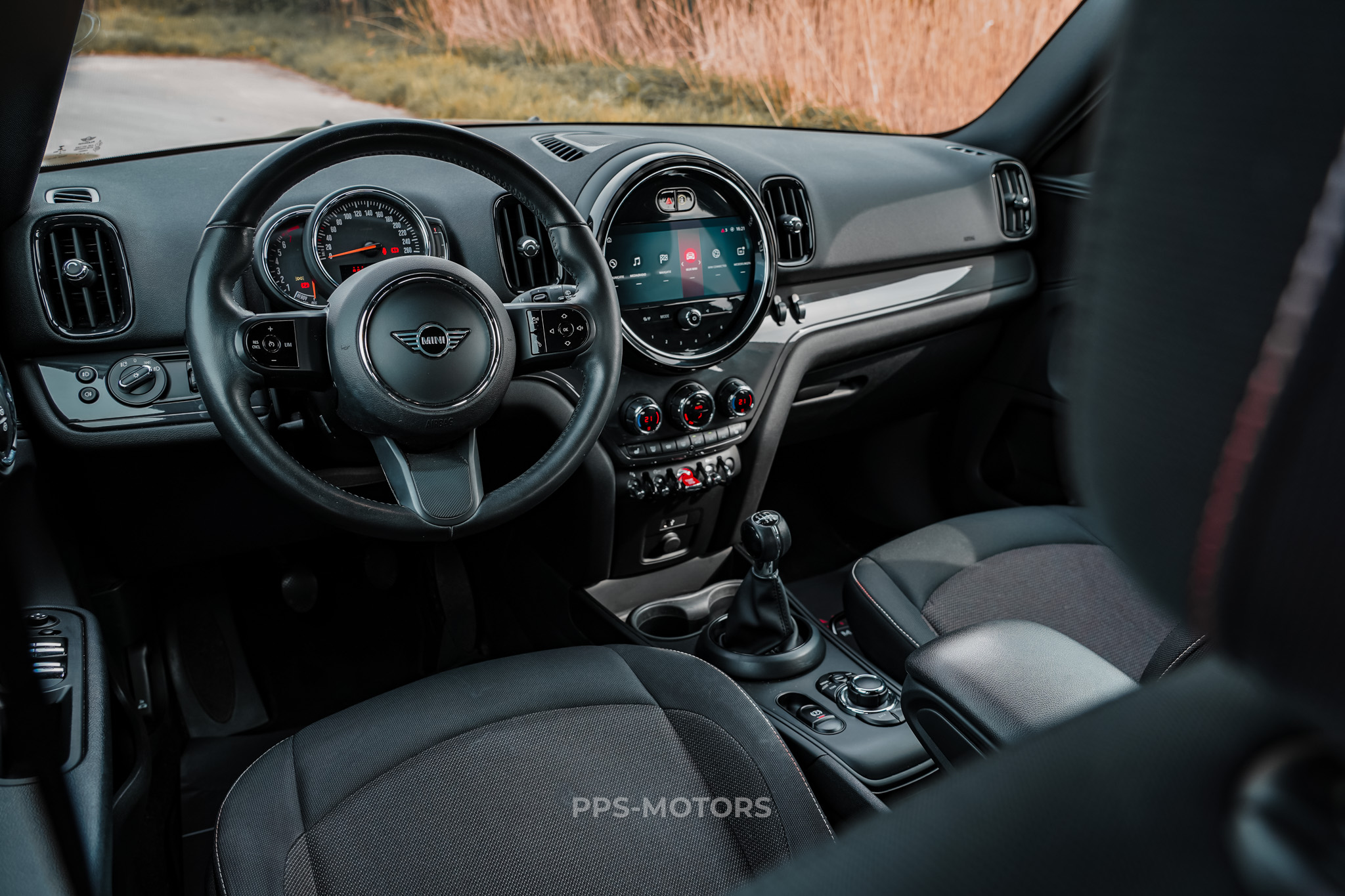 MINI ONE COUNTRYMAN photo 10
