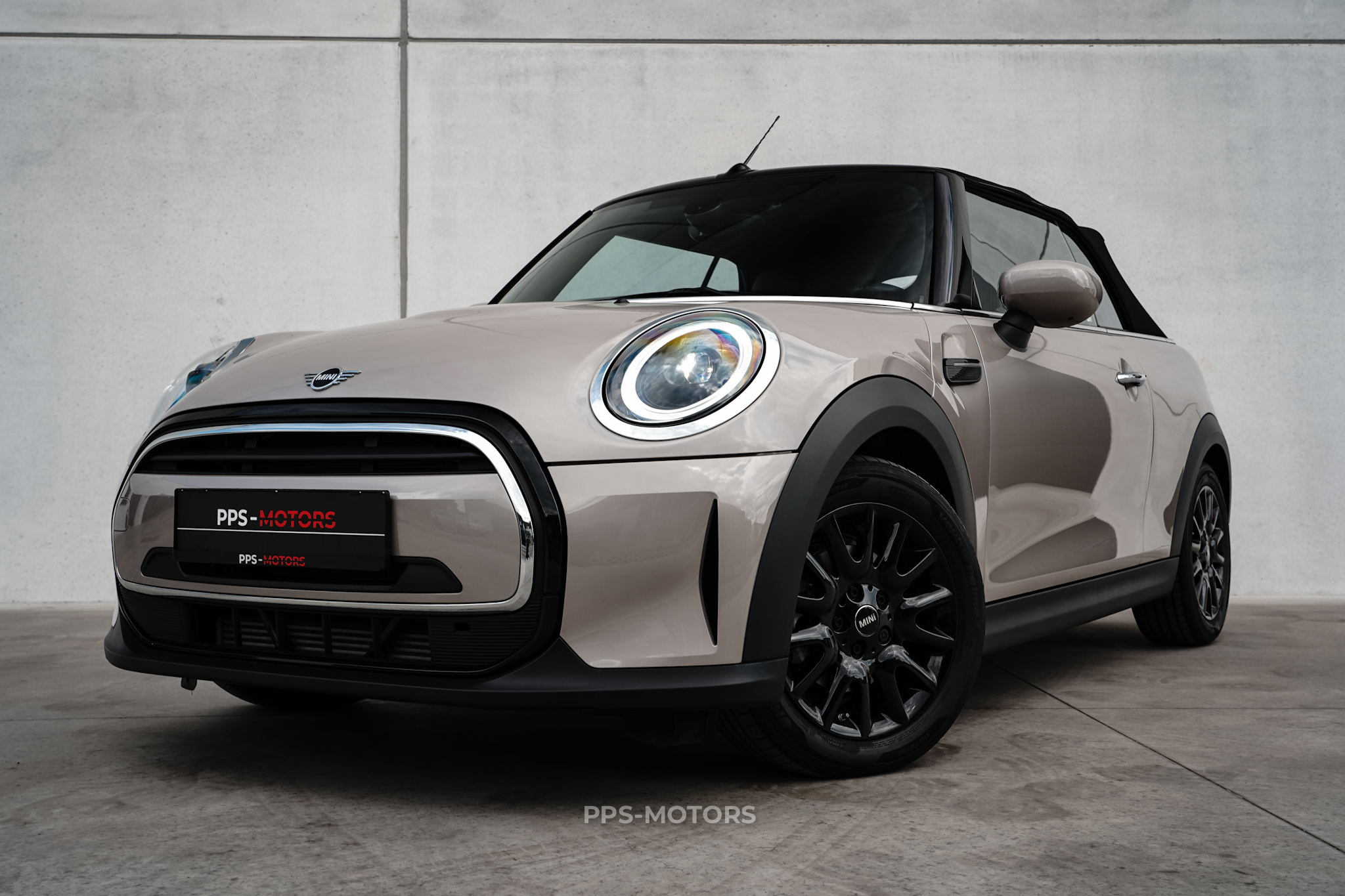 MINI COOPER CABRIO photo 2