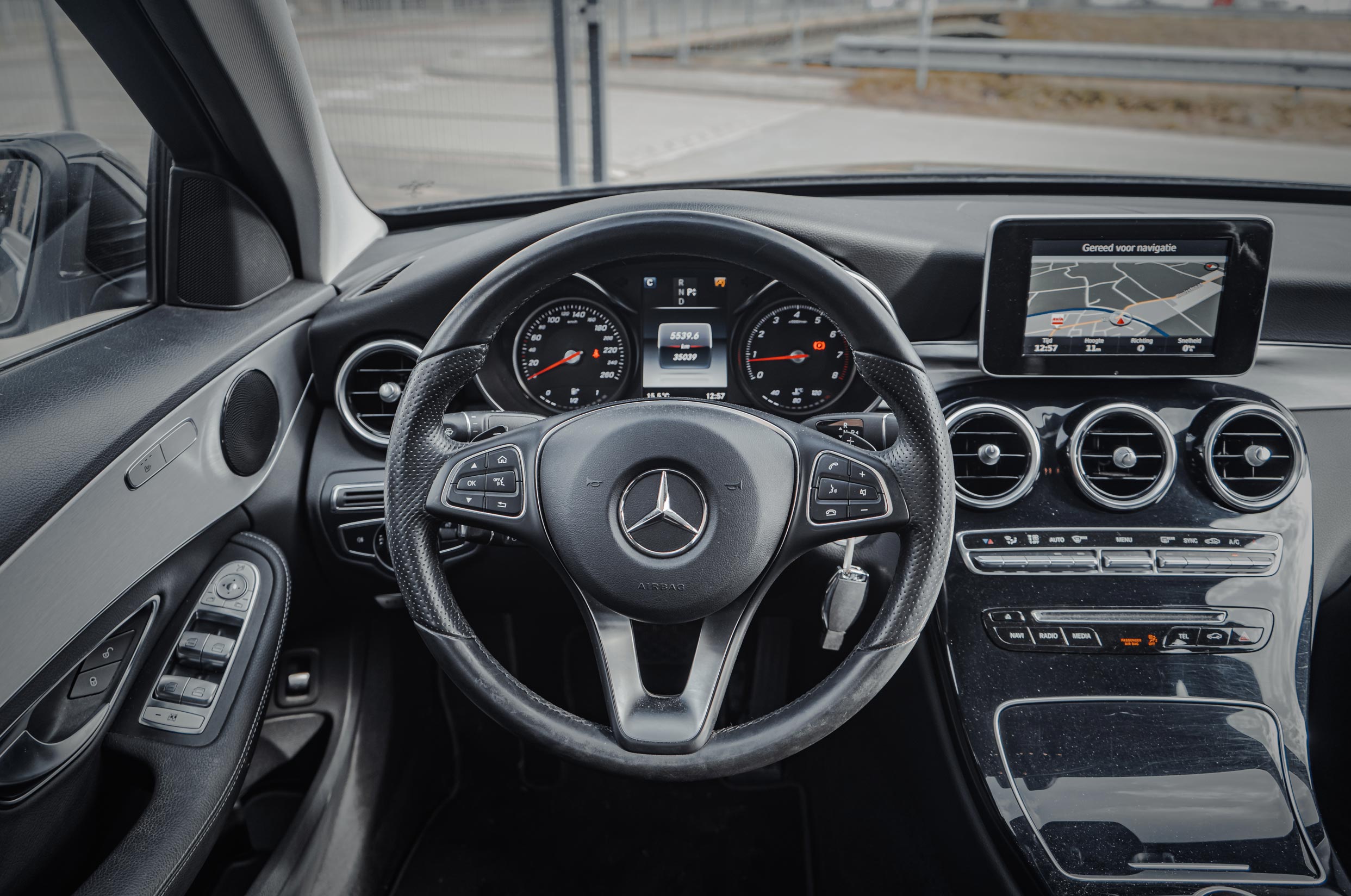 Mercedes Benz C180 photo 13