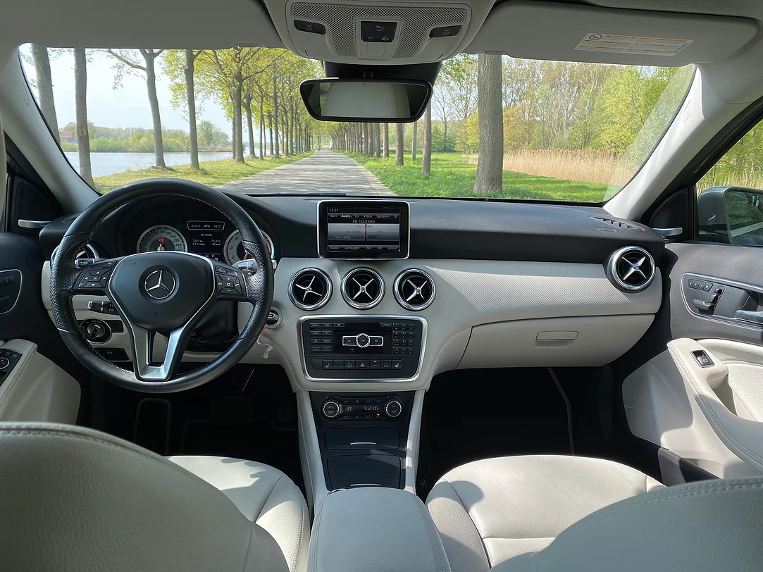 Mercedes Benz A250 photo 5