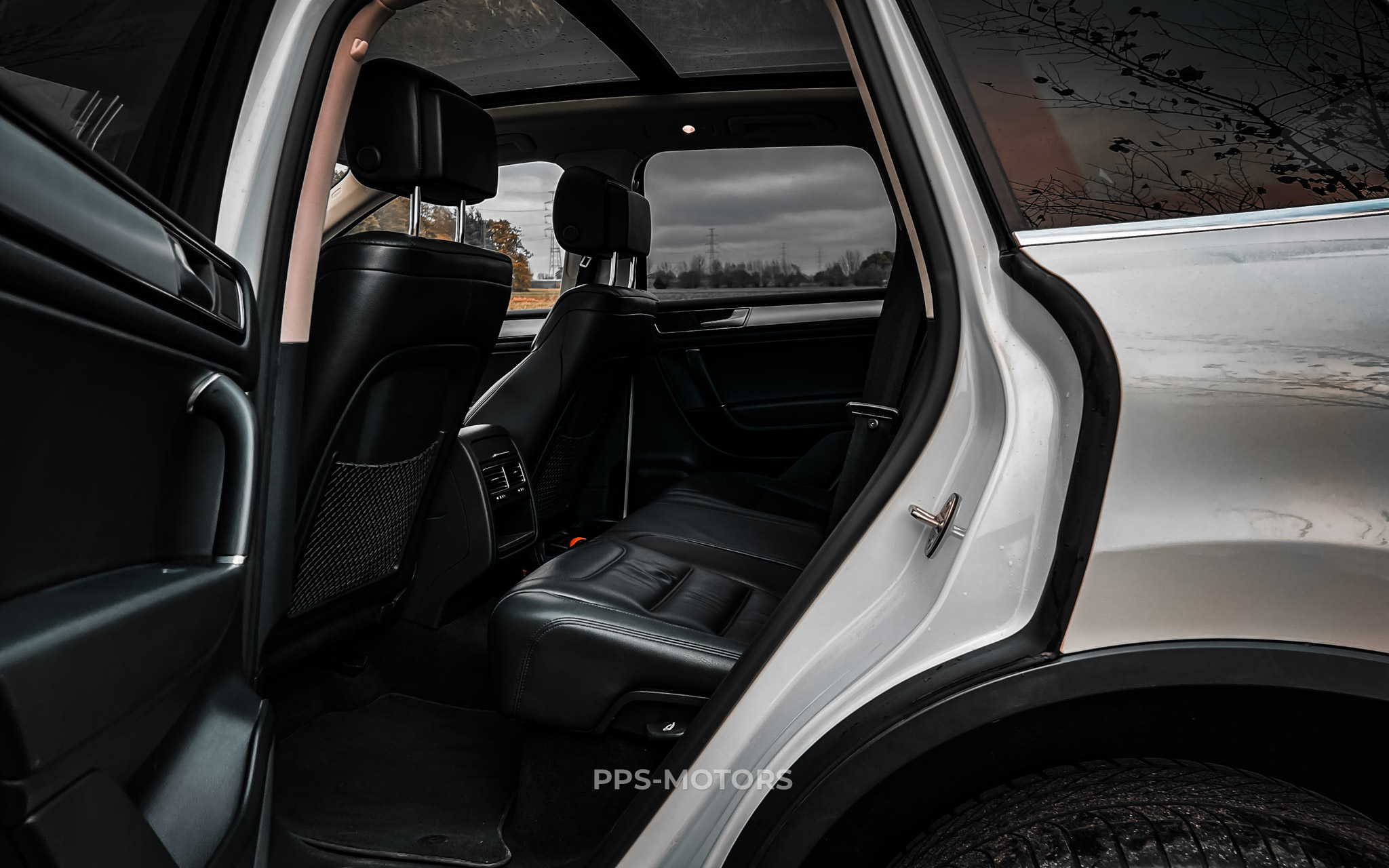Volkswagen TOUAREG 3.0 TDI V6 R-LINE photo 13