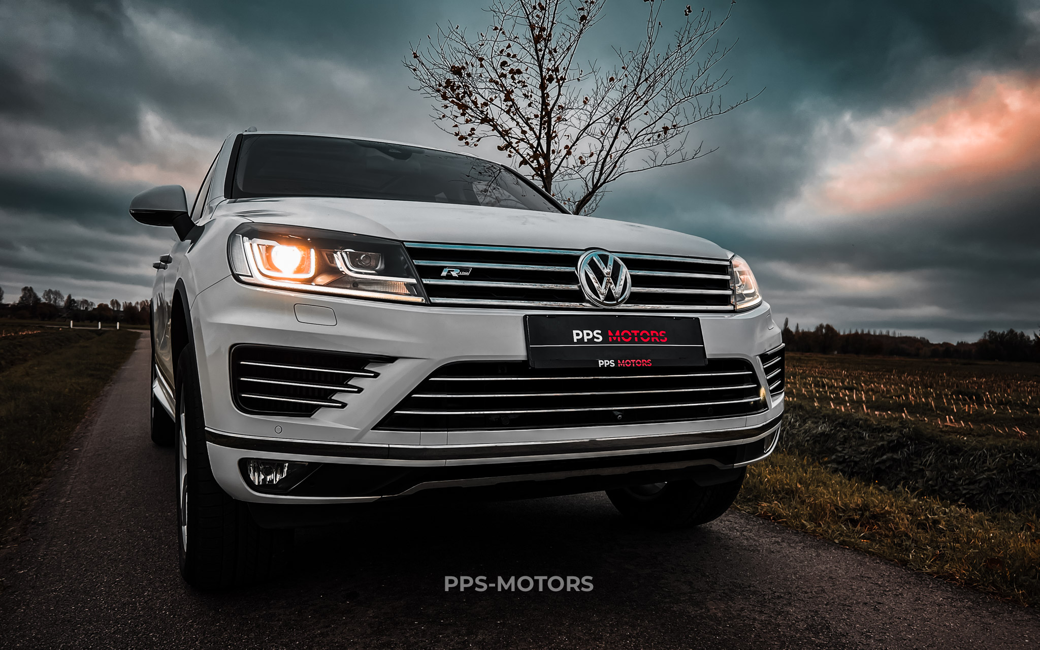 Volkswagen TOUAREG 3.0 TDI V6 R-LINE photo 7