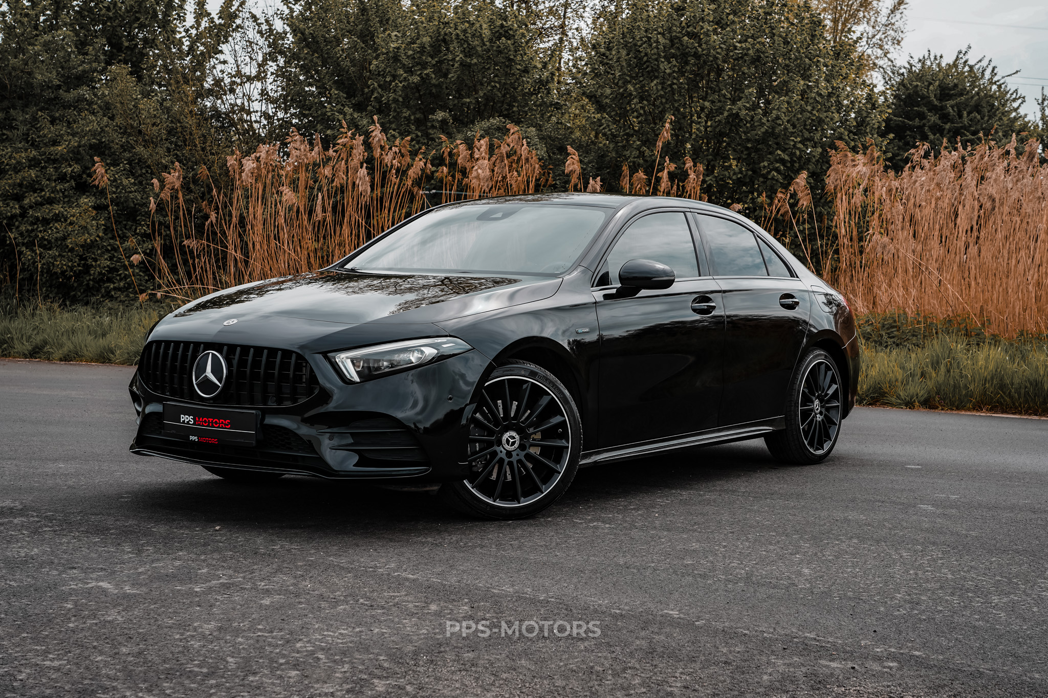 Mercedes Benz A250 HYBRID AMG PAKKET photo 1
