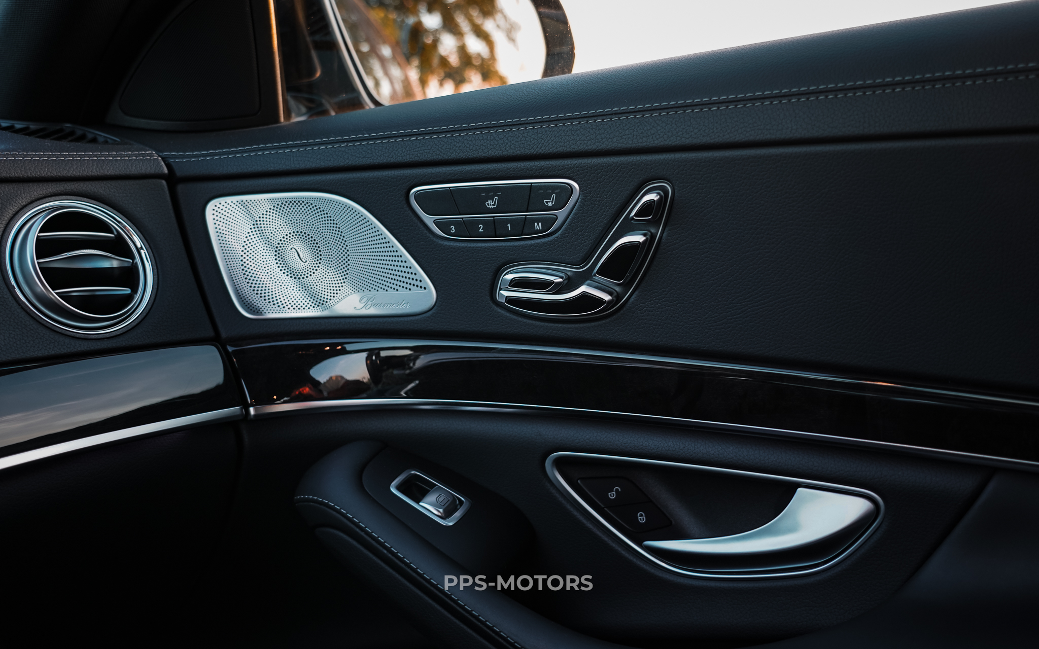 Mercedes Benz S500 L photo 37