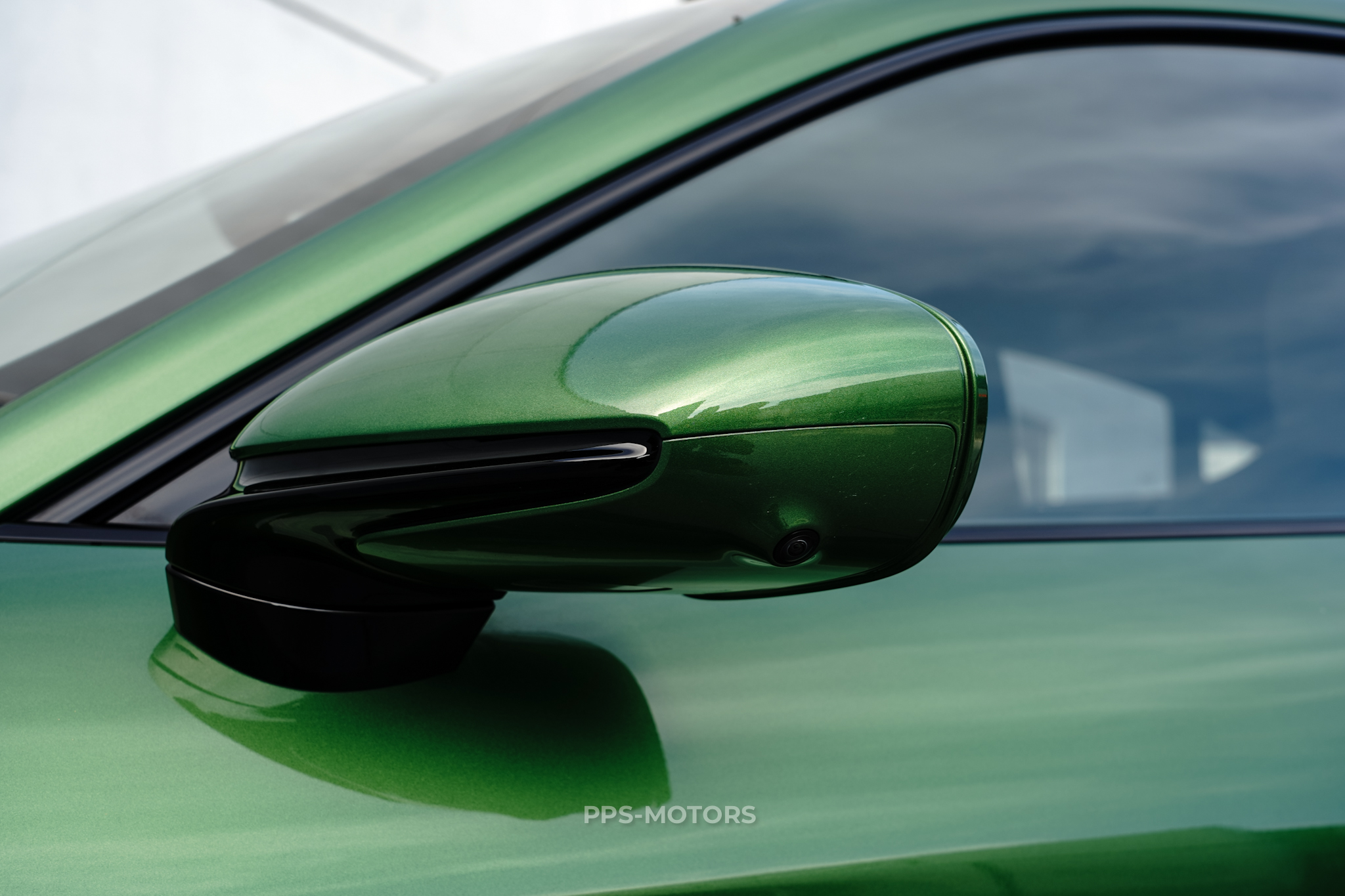 Porsche TAYCAN 4S photo 22