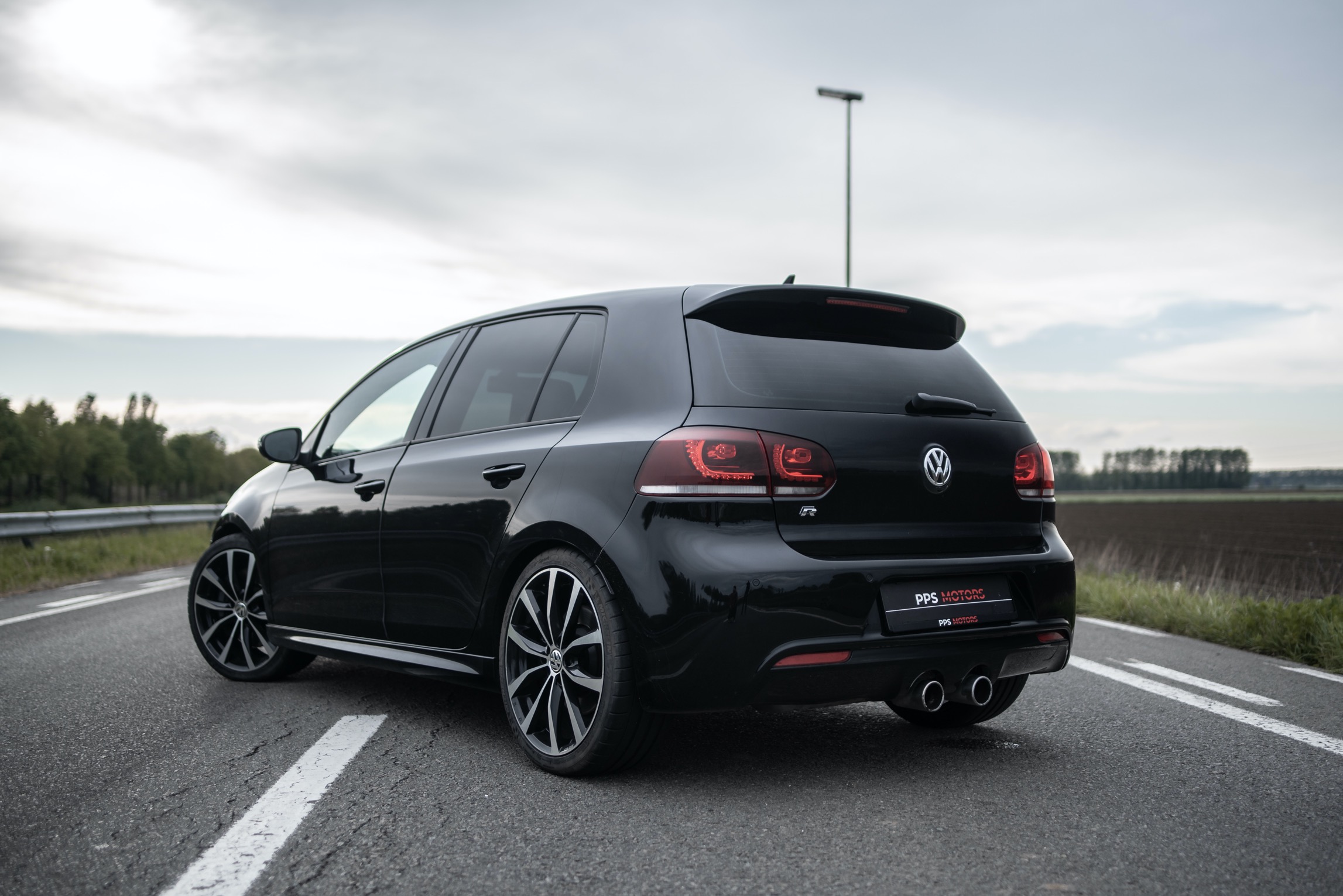 Volkswagen GOLF VI R 4MOTION photo 6
