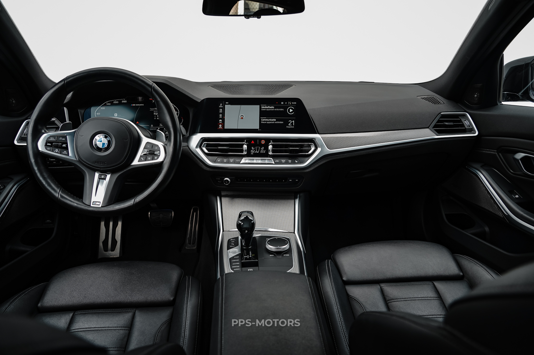 BMW M340i xDrive photo 9